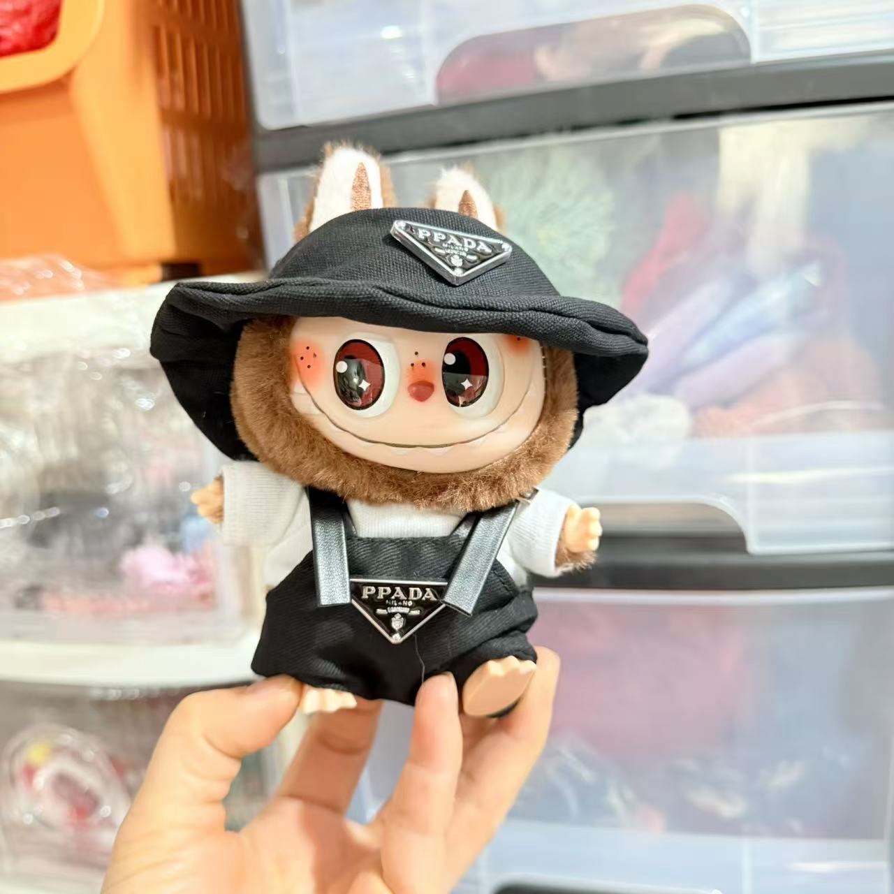 Only clothes] generation one or two blind box pull cloth doll suspenders suit LABUBU pendant pink hat pants