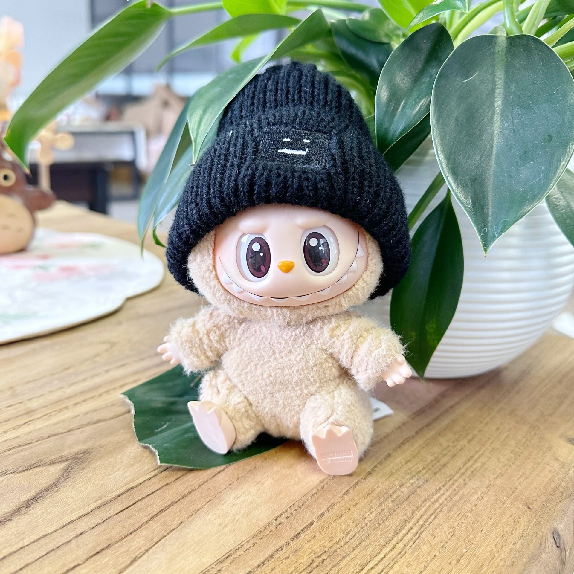 Only clothes] the first and second generation blind box LABUBU clothes autumn and winter sweater hat suit pendant pull cloth for Meng