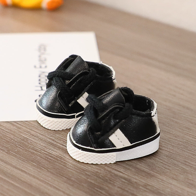 Labubu Doll Sportswear Outfit - T-Shirt, Sneakers & Peaked Cap