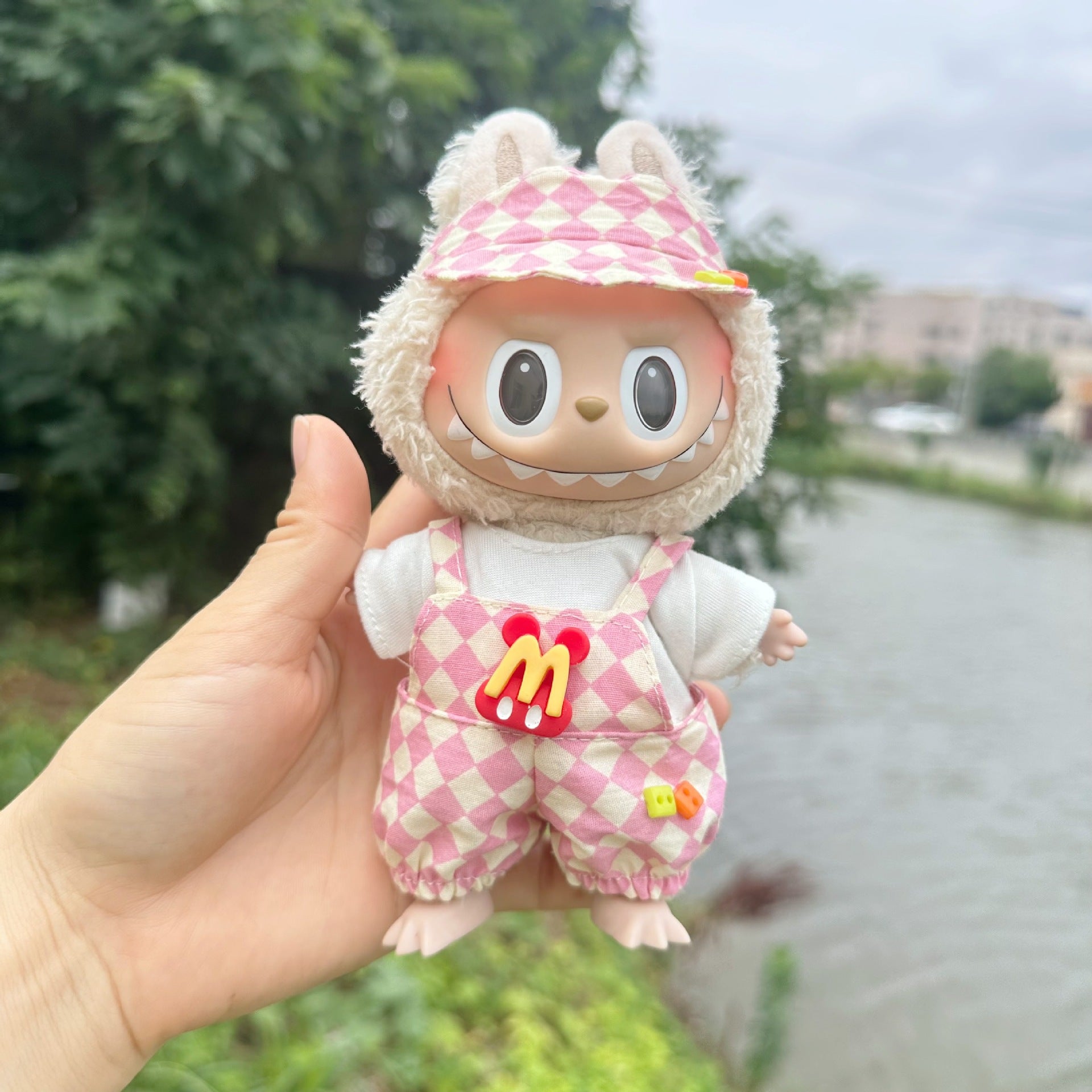 Only clothes] 17CM pendant cloth cloth clothes blind box LABUBU doll diamond lattice suspenders suit new product