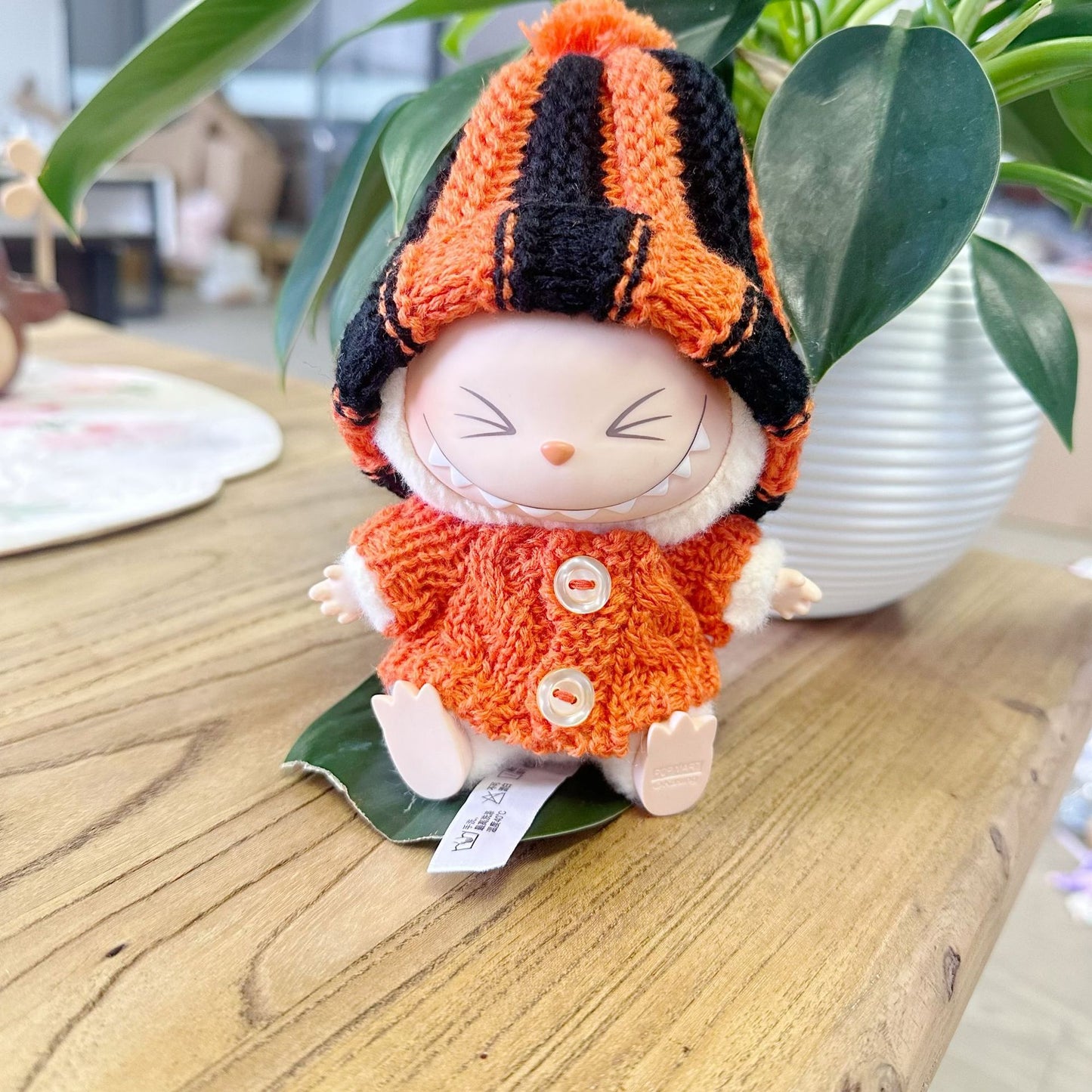 Only clothes] the first and second generation blind box LABUBU clothes autumn and winter sweater hat suit pendant pull cloth for Meng