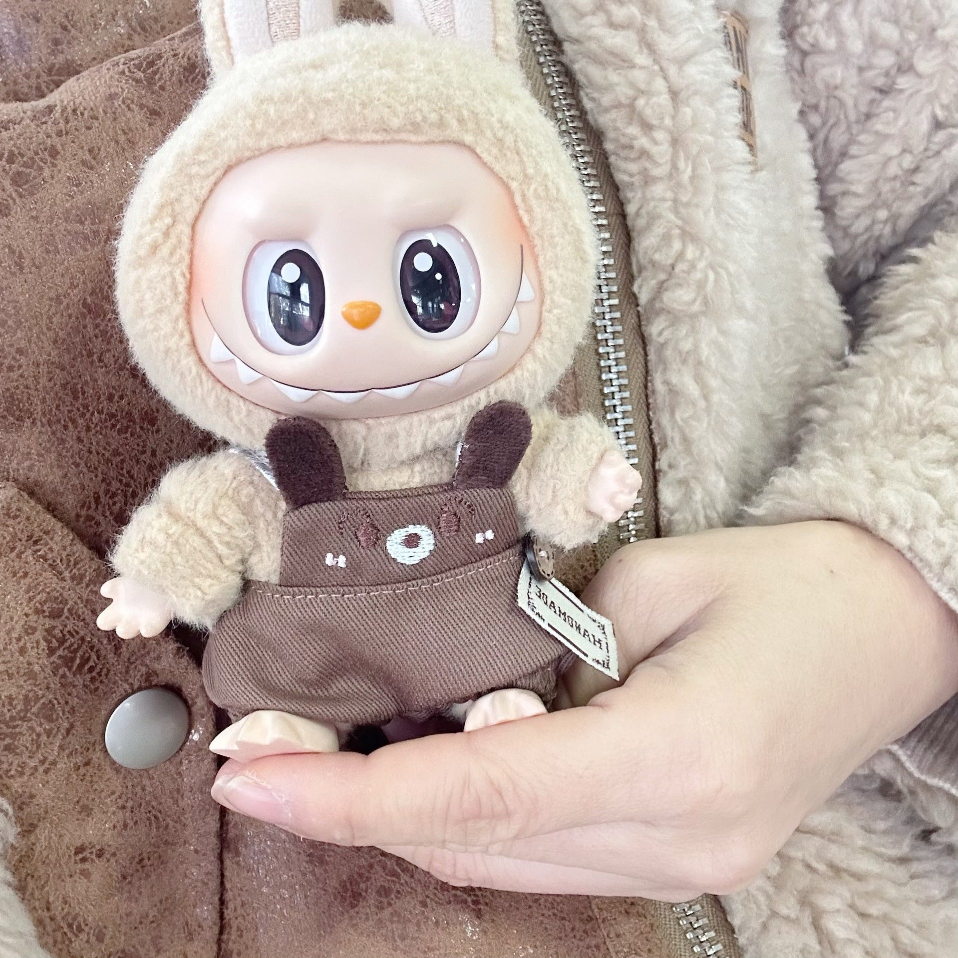 Only clothes] 15cm17cm blind box pull cloth doll clothes LABUBU sit party cartoon suspenders