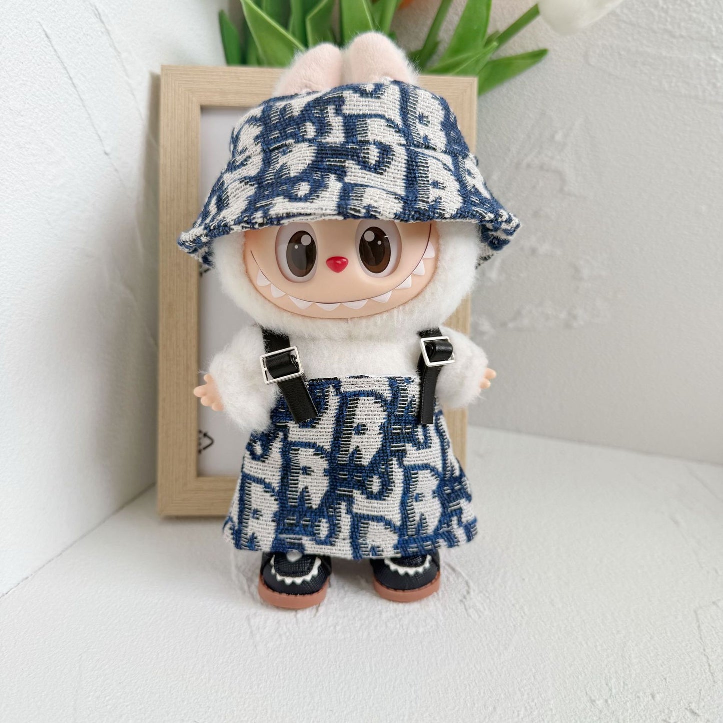 Clothes Only] Pendant LABUBU Doll Doll Coat One or Two Generation Rab Doll Wits Blue Sea Hat and Suspenders