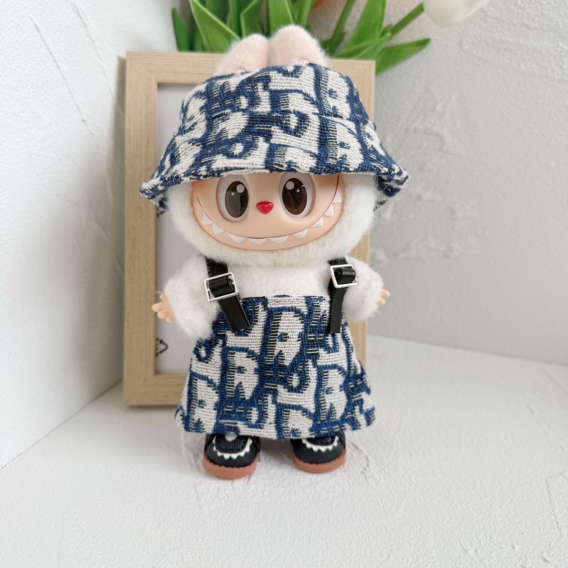 Clothes Only] Pendant LABUBU Doll Doll Coat One or Two Generation Rab Doll Wits Blue Sea Hat and Suspenders