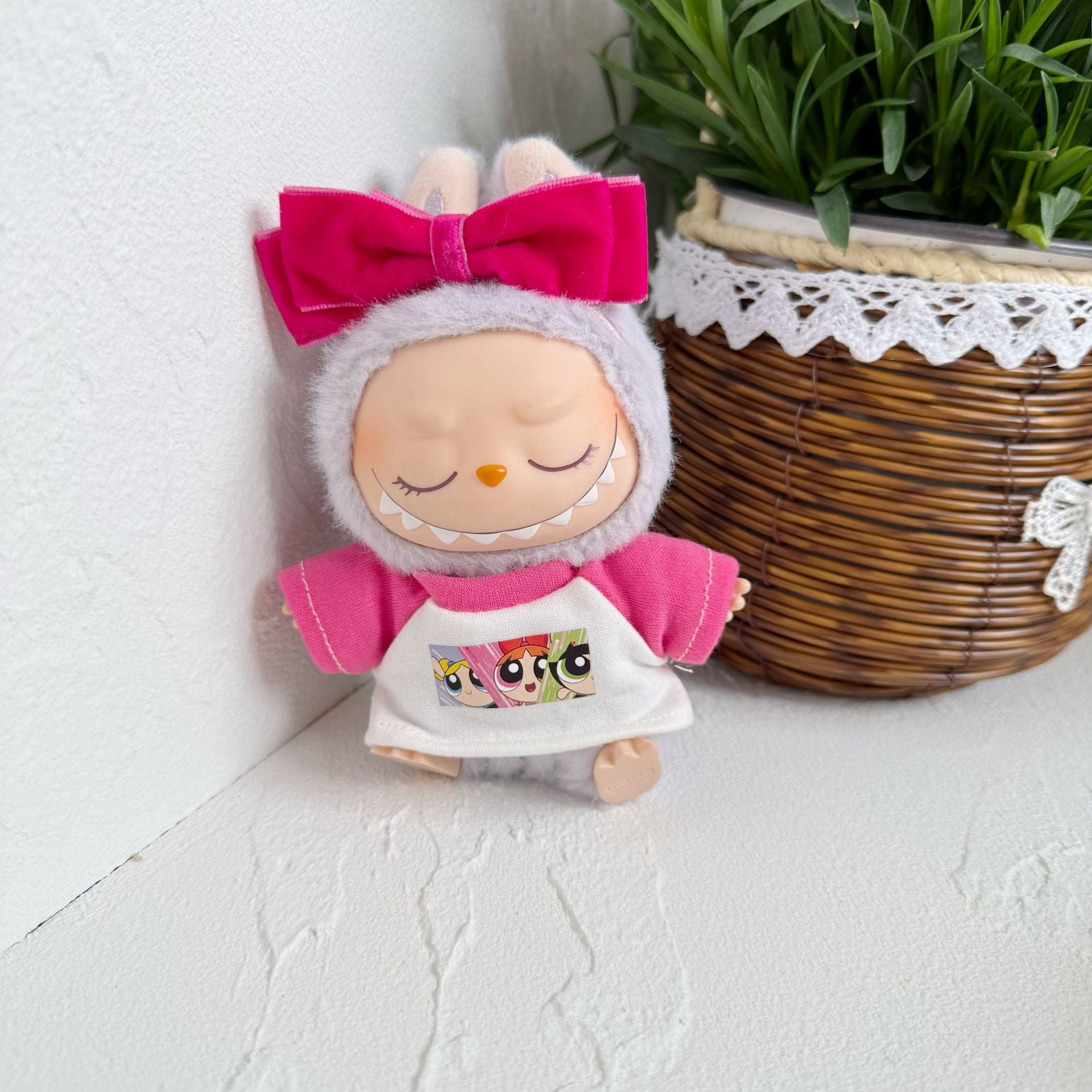 Only clothes] 17cm rabubova clothes LABUBU blind box sit party one or two generation hairband pink girl