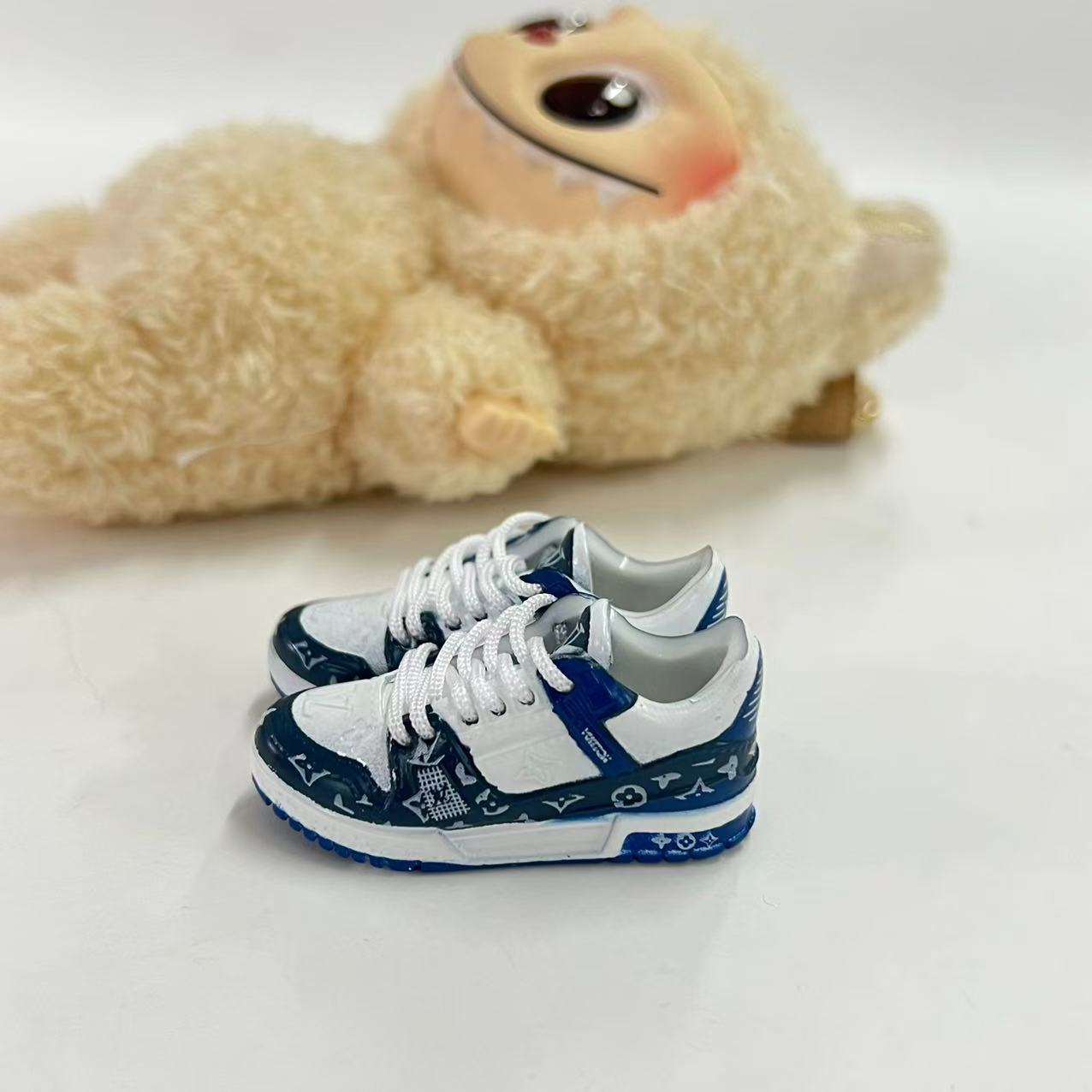 Labubu Plush Doll Clothes 17cm Plush Vinyl Doll Bag Hanging Replacement Shoe Model Pendant Blind Box