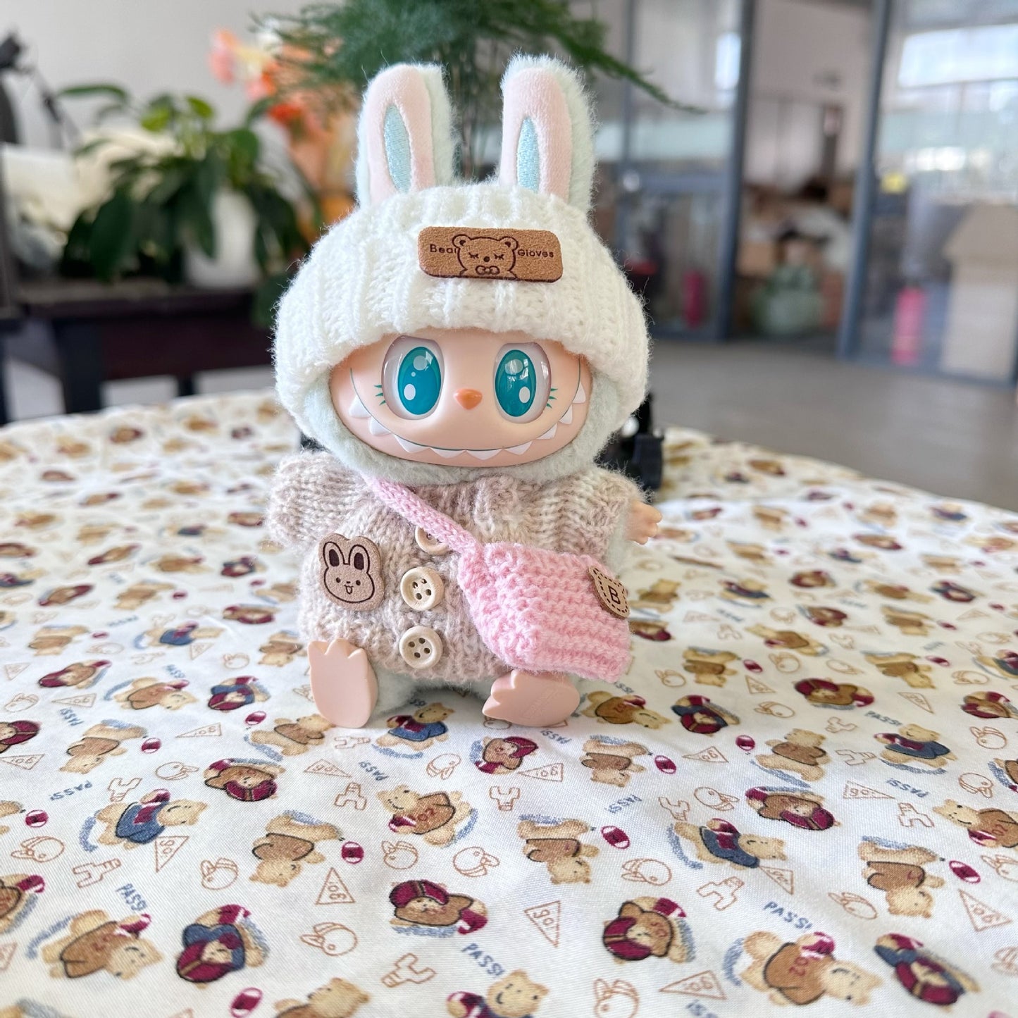 The first and second generation of blind box cloth clothes sweater hat backpack DIY with LABUBU sit party doll clothes