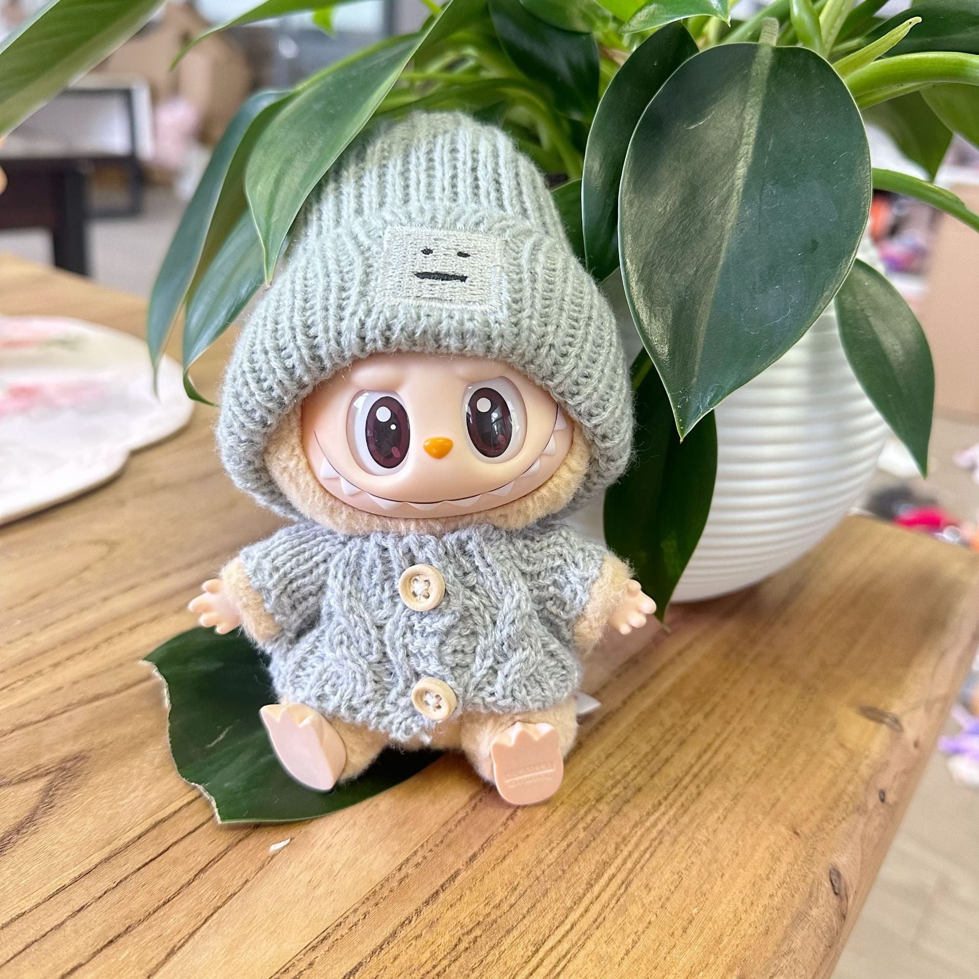 Only clothes] the first and second generation blind box LABUBU clothes autumn and winter sweater hat suit pendant pull cloth for Meng