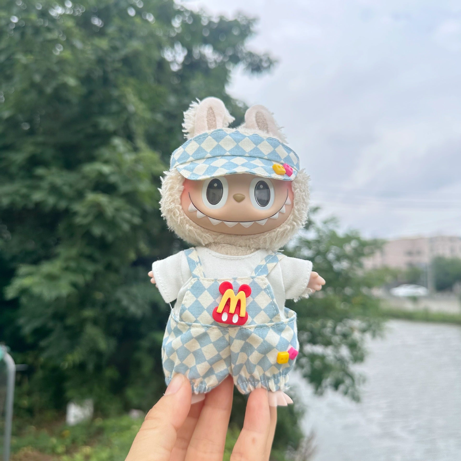 Only clothes] 17CM pendant cloth cloth clothes blind box LABUBU doll diamond lattice suspenders suit new product