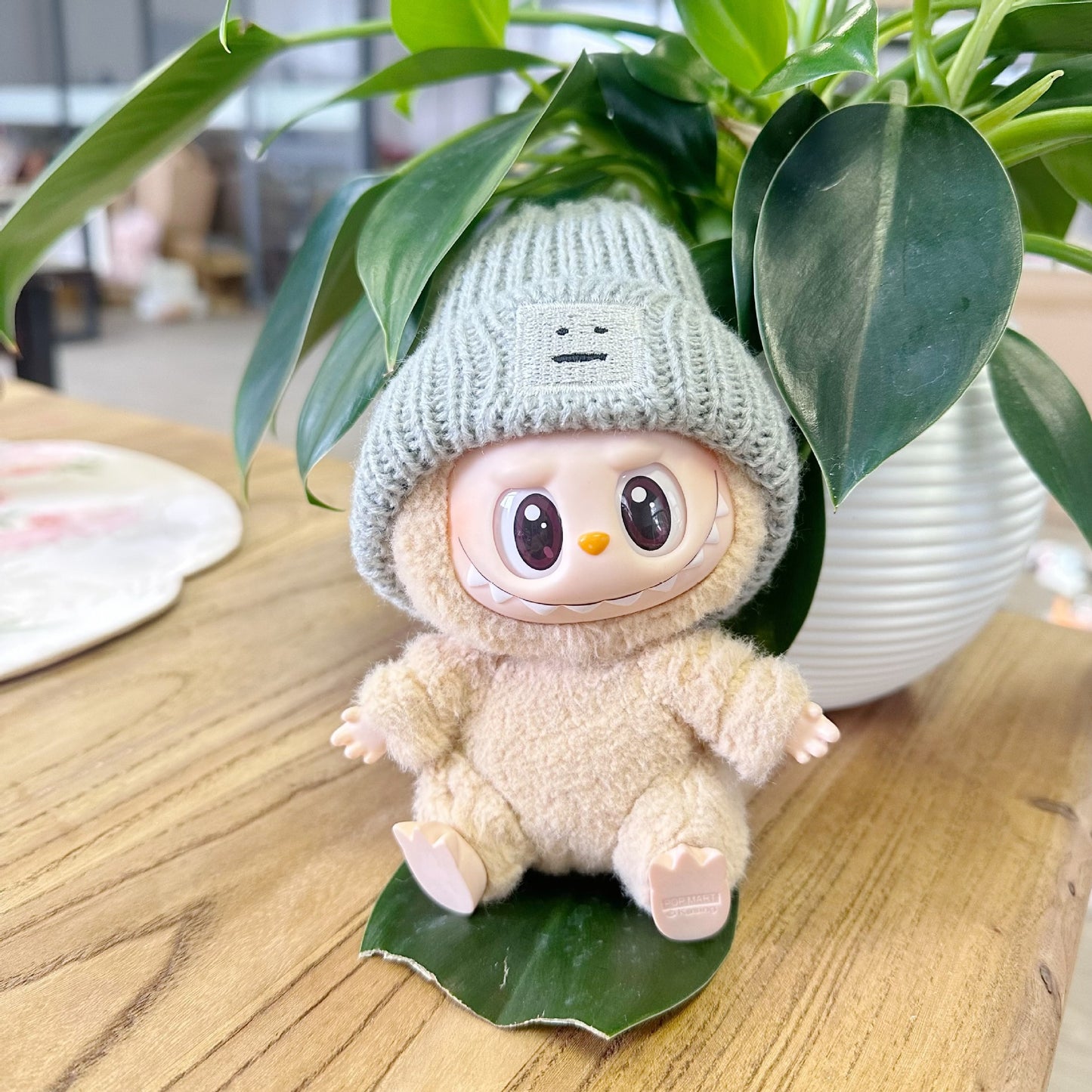 Only clothes] the first and second generation blind box LABUBU clothes autumn and winter sweater hat suit pendant pull cloth for Meng