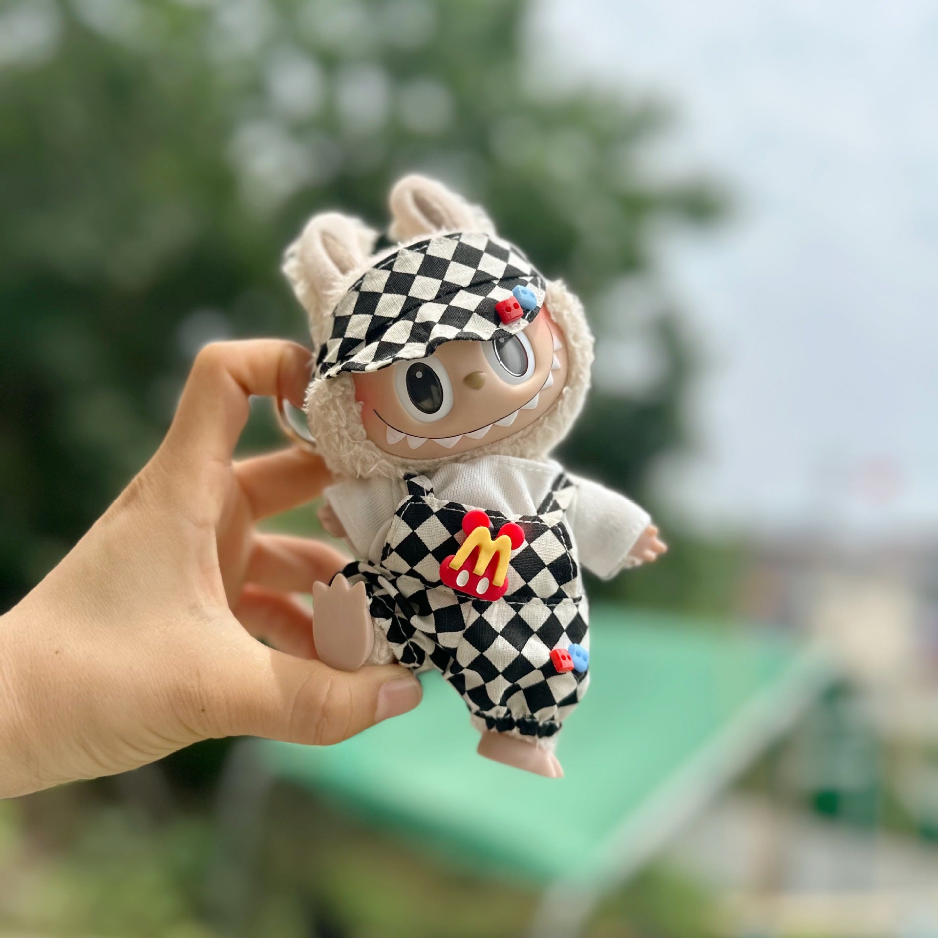 Only clothes] 17CM pendant cloth cloth clothes blind box LABUBU doll diamond lattice suspenders suit new product
