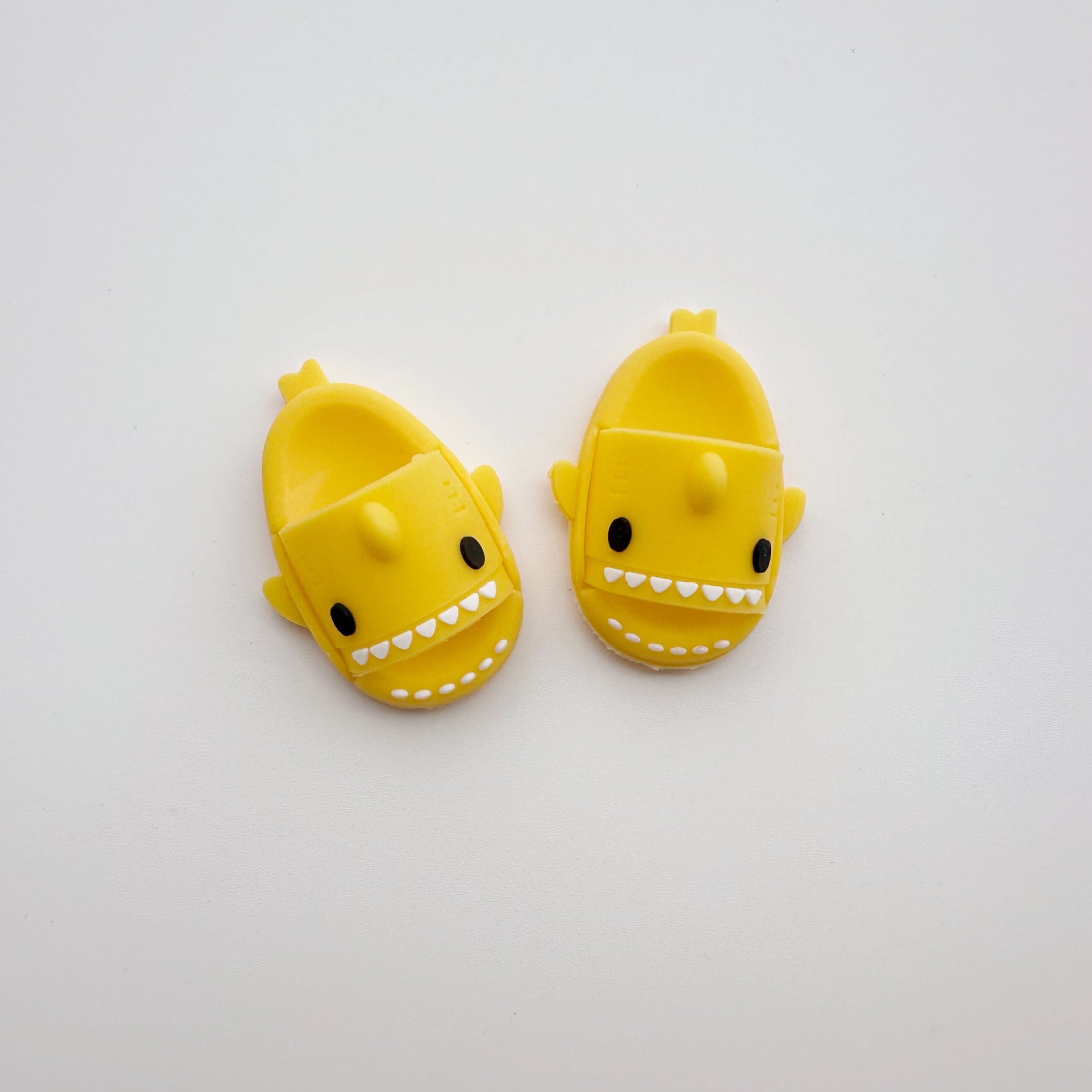 Only clothes] 17CM pendant cloth cloth clothes shoes accessories keychain LABUBU hole shoes cartoon slippers