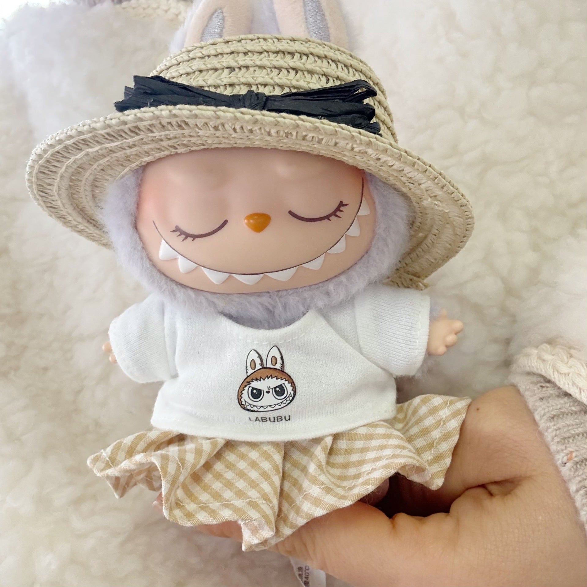 The first and second generation pendant labubu sit party clothes spring T-shirt plaid skirt suit generation LABUBU
