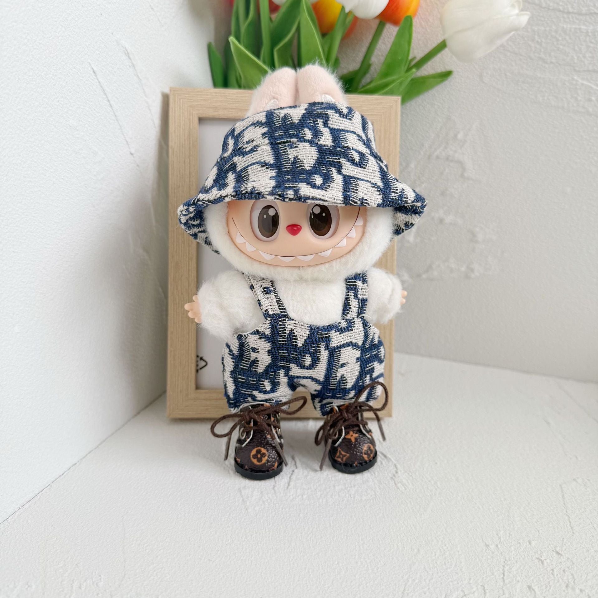 Clothes Only] Pendant LABUBU Doll Doll Coat One or Two Generation Rab Doll Wits Blue Sea Hat and Suspenders
