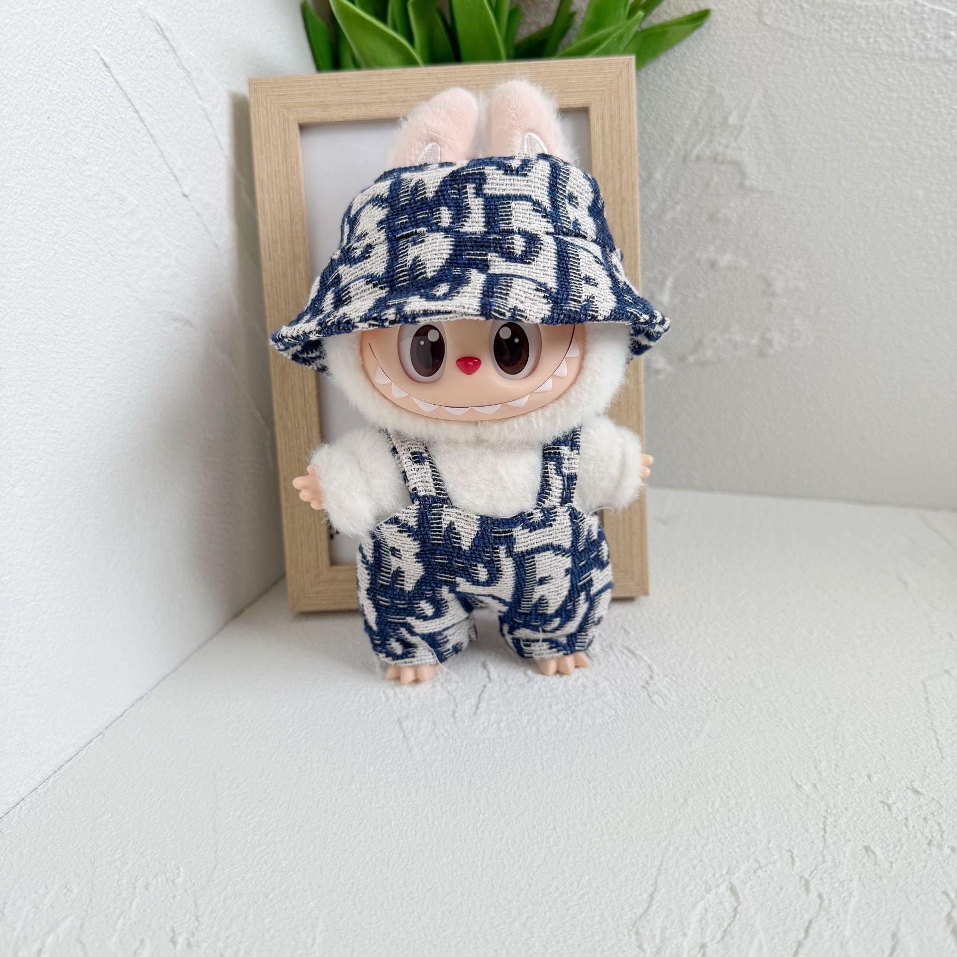 Clothes Only] Pendant LABUBU Doll Doll Coat One or Two Generation Rab Doll Wits Blue Sea Hat and Suspenders
