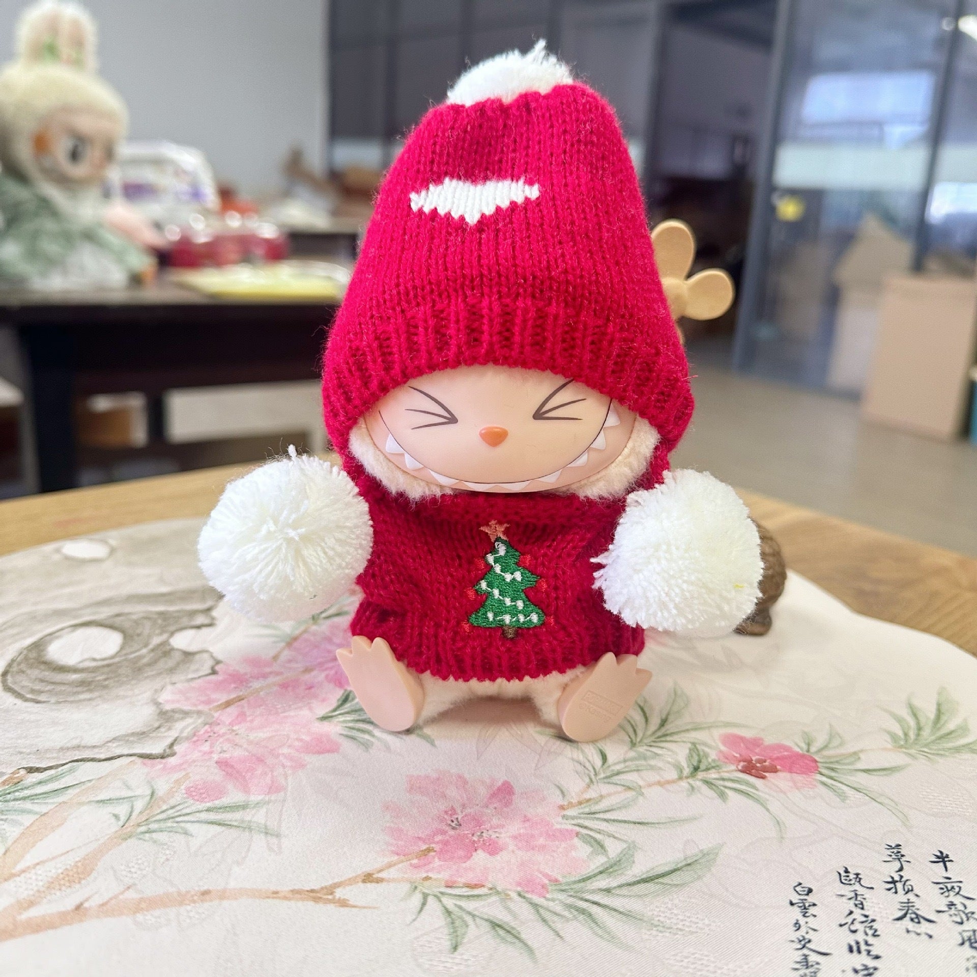 Only clothes] the first and second generation blind box labubu doll Christmas clothes LABUBU for the new year clothes hat