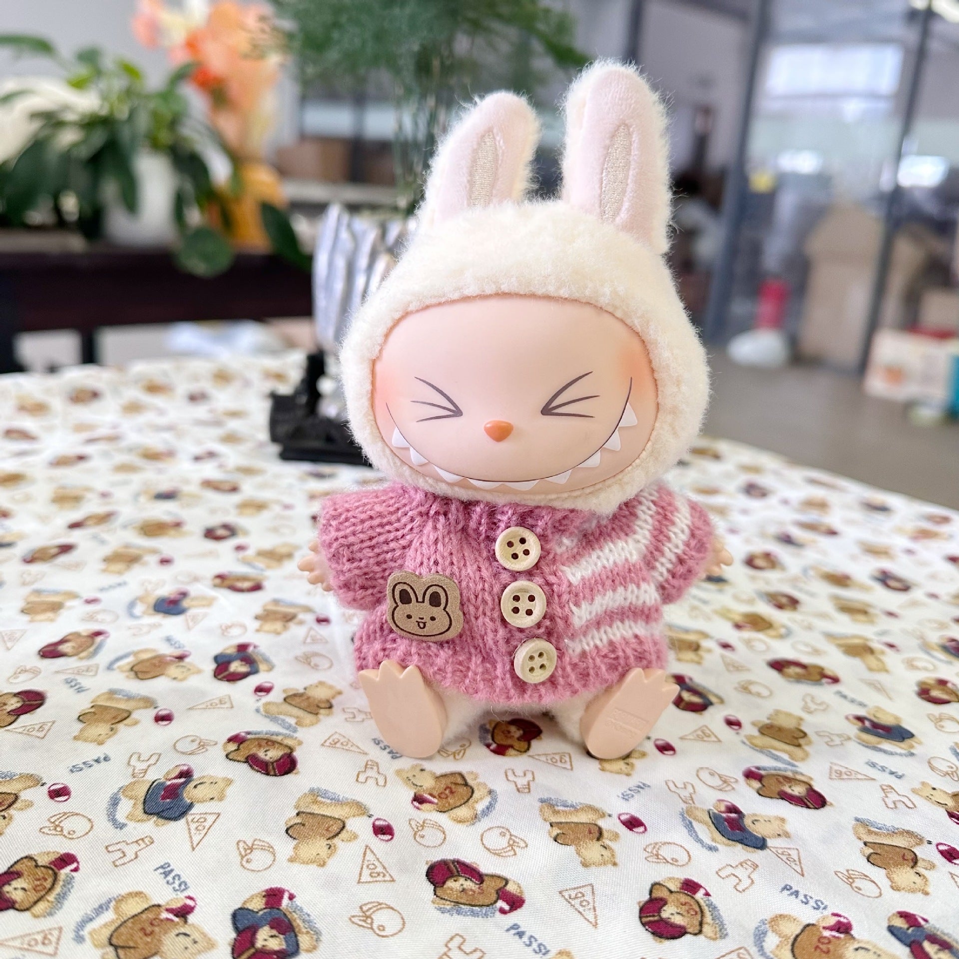 The first and second generation of blind box cloth clothes sweater hat backpack DIY with LABUBU sit party doll clothes