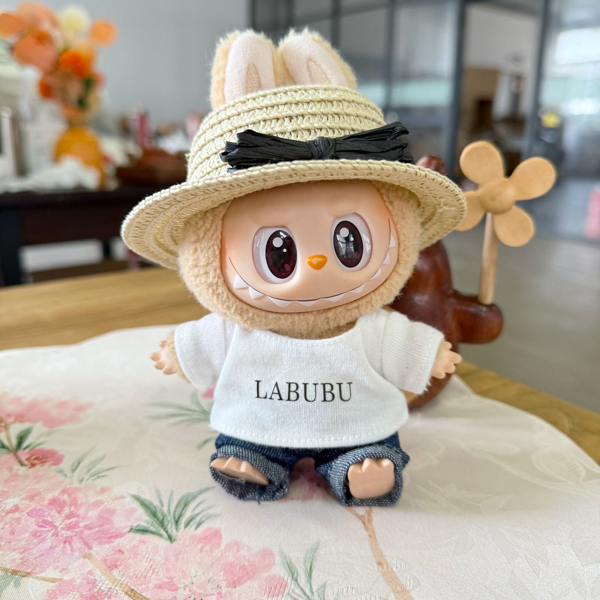 The first and second generation pendant labubu sit party clothes spring T-shirt plaid skirt suit generation LABUBU