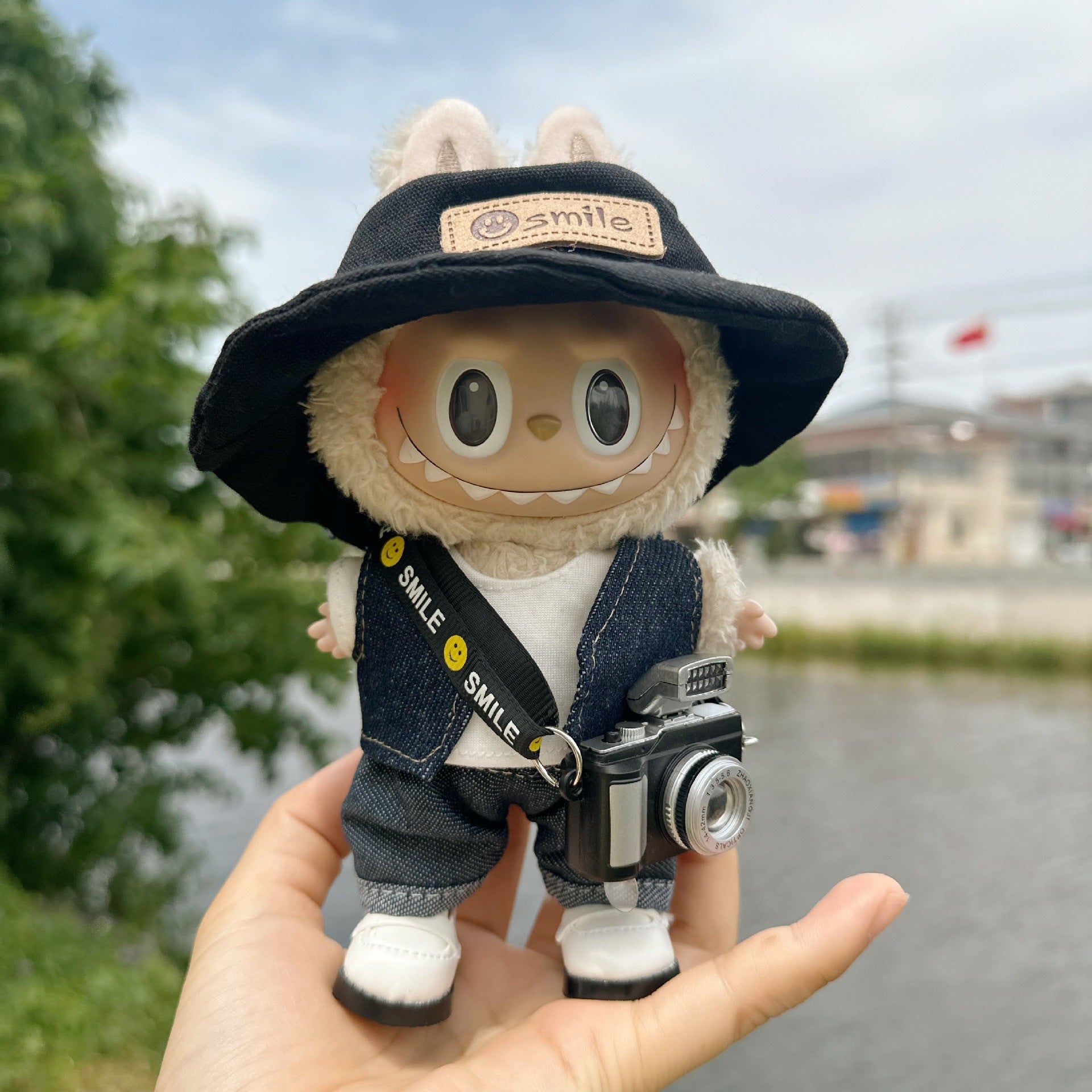 Clothes Only] Macaron Labu Cloth Pendant Clothes Denim suit 17CM Keychain LABUBU Hat Shoes