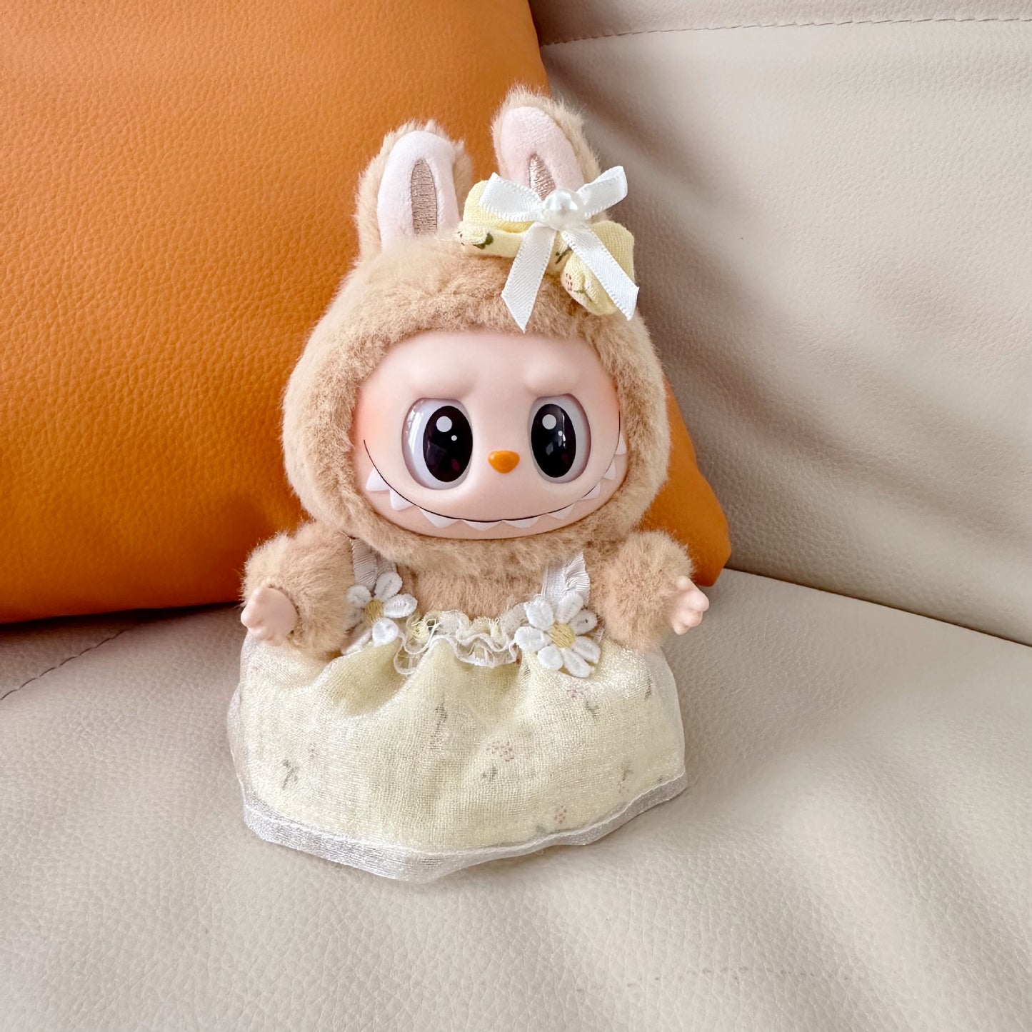 Only clothes] second generation blind box Labubu clothes key chain pull cloth sit party doll yellow love skirt