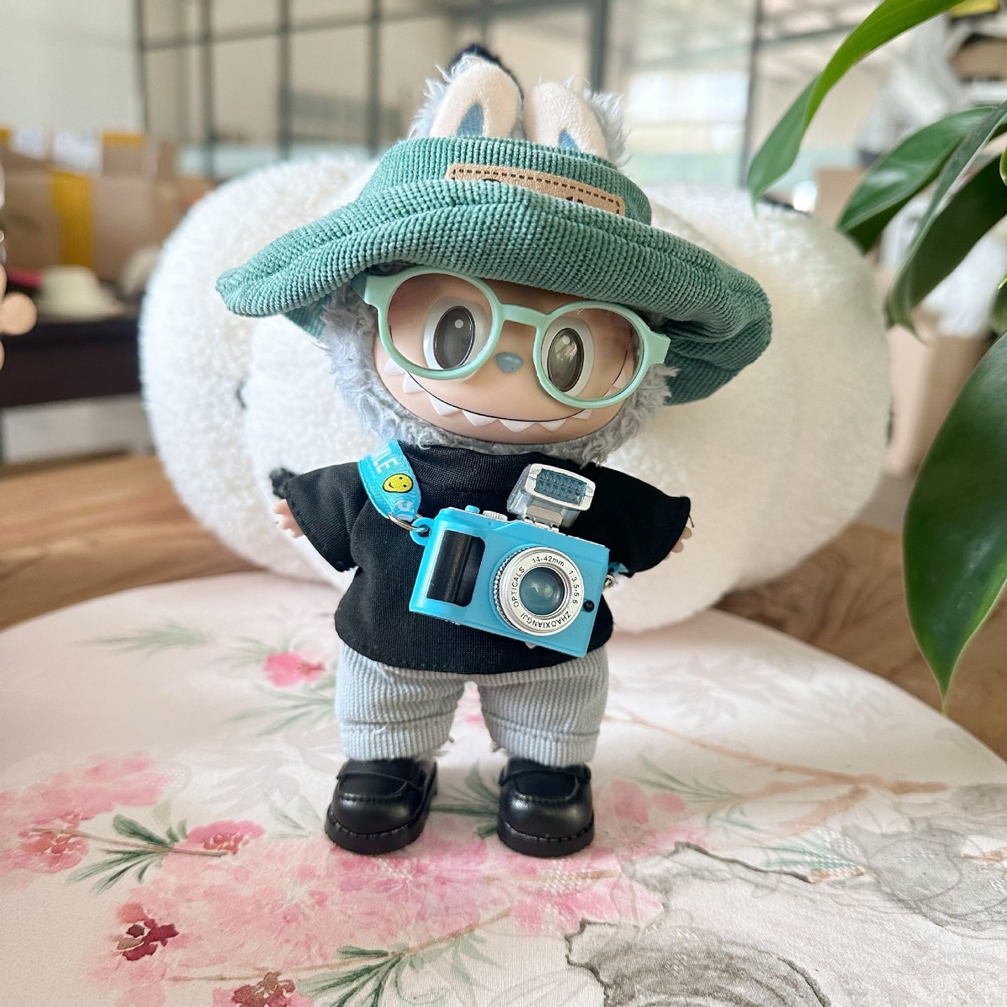 Only clothes] 17cm blind box pull cloth clothes LABUBU vinyl doll to suit for hip hop photographers