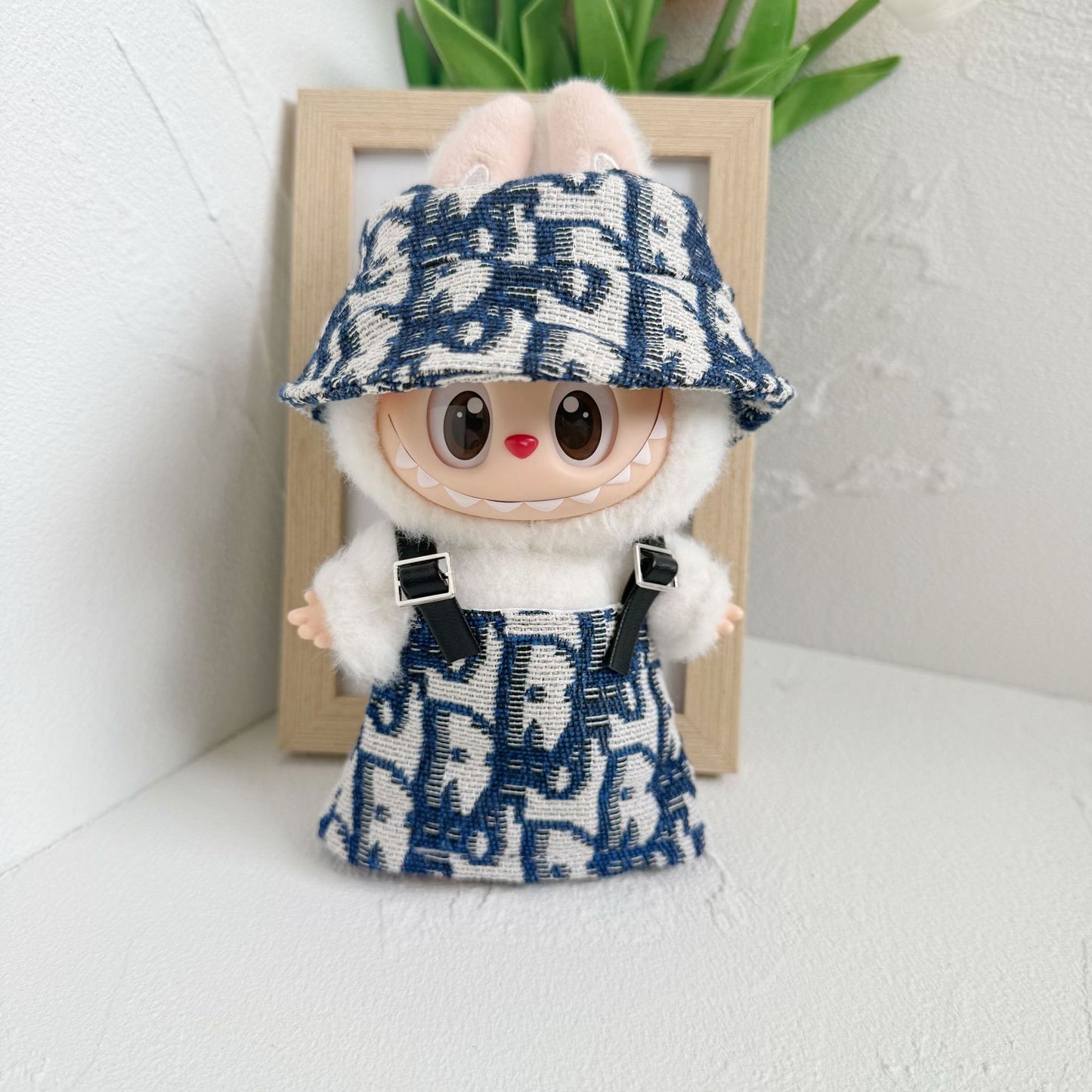 Clothes Only] Pendant LABUBU Doll Doll Coat One or Two Generation Rab Doll Wits Blue Sea Hat and Suspenders