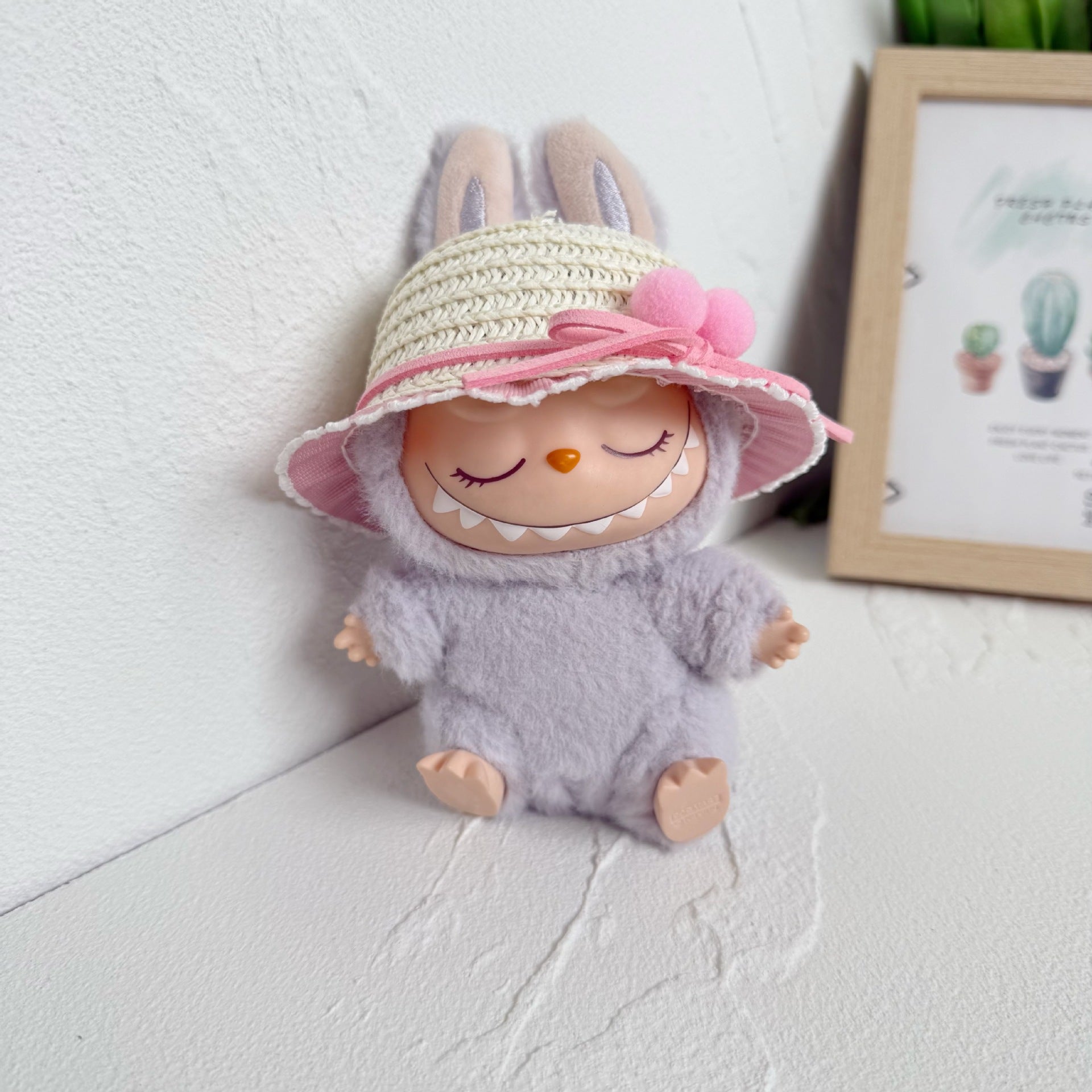 The first and second generation key chain Labubu clothes pendant cloth baby coat straw hat lapel cotton yarn small flower T suit