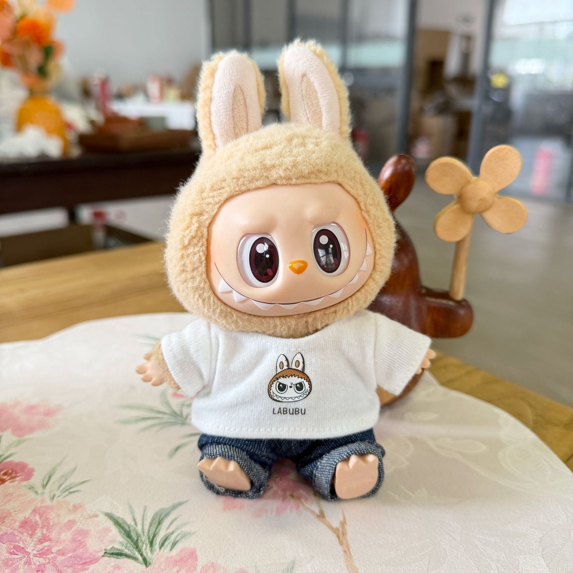 The first and second generation pendant labubu sit party clothes spring T-shirt plaid skirt suit generation LABUBU