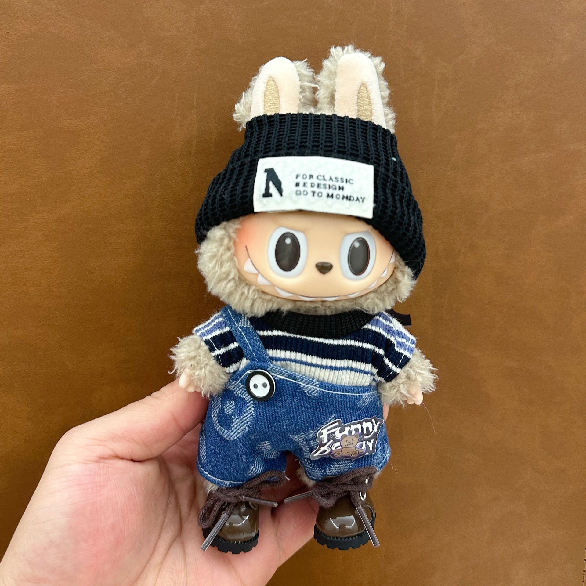 Wholesale labubu doll clothes 17cm pull cloth blind box pendant one or two generation vinyl plush doll suit