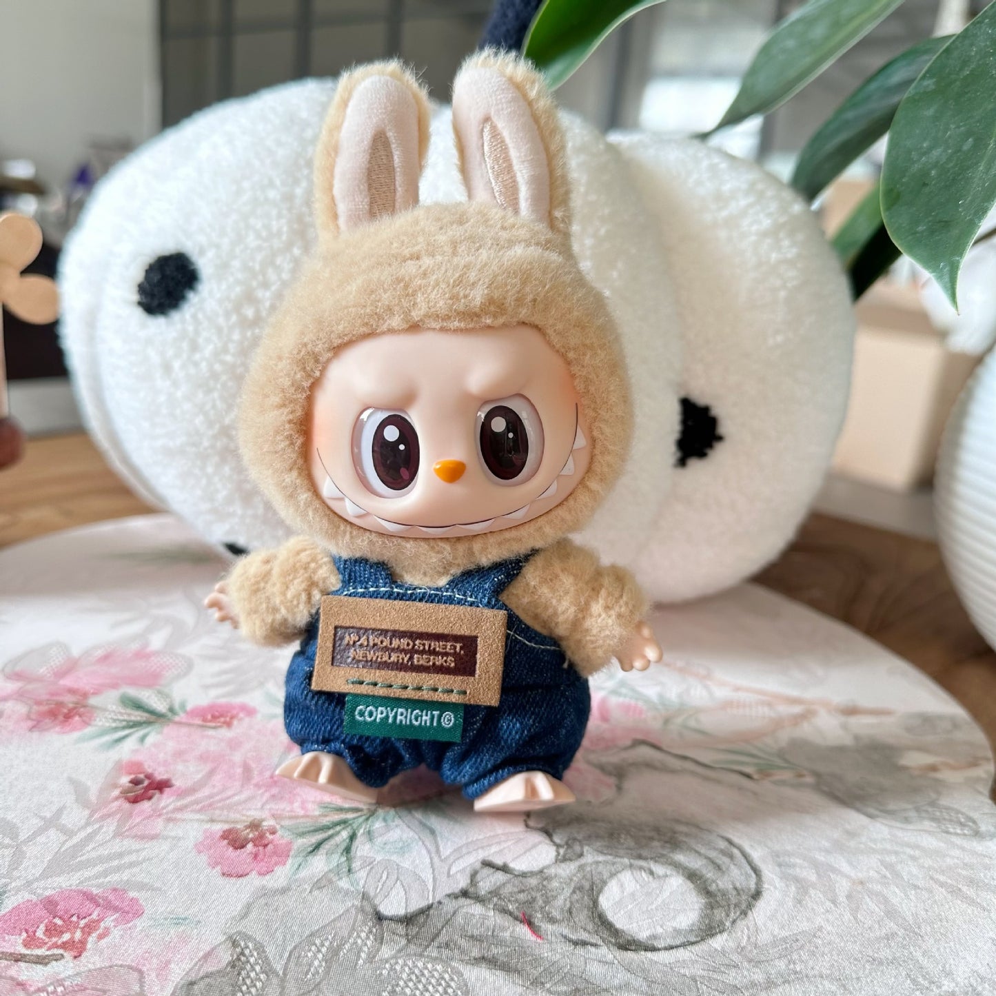 Clothes Only] Second Generation Blind Box Sitting Party Rag Clothes LABUBU Doll Cowboy Hat Strap Pants suit