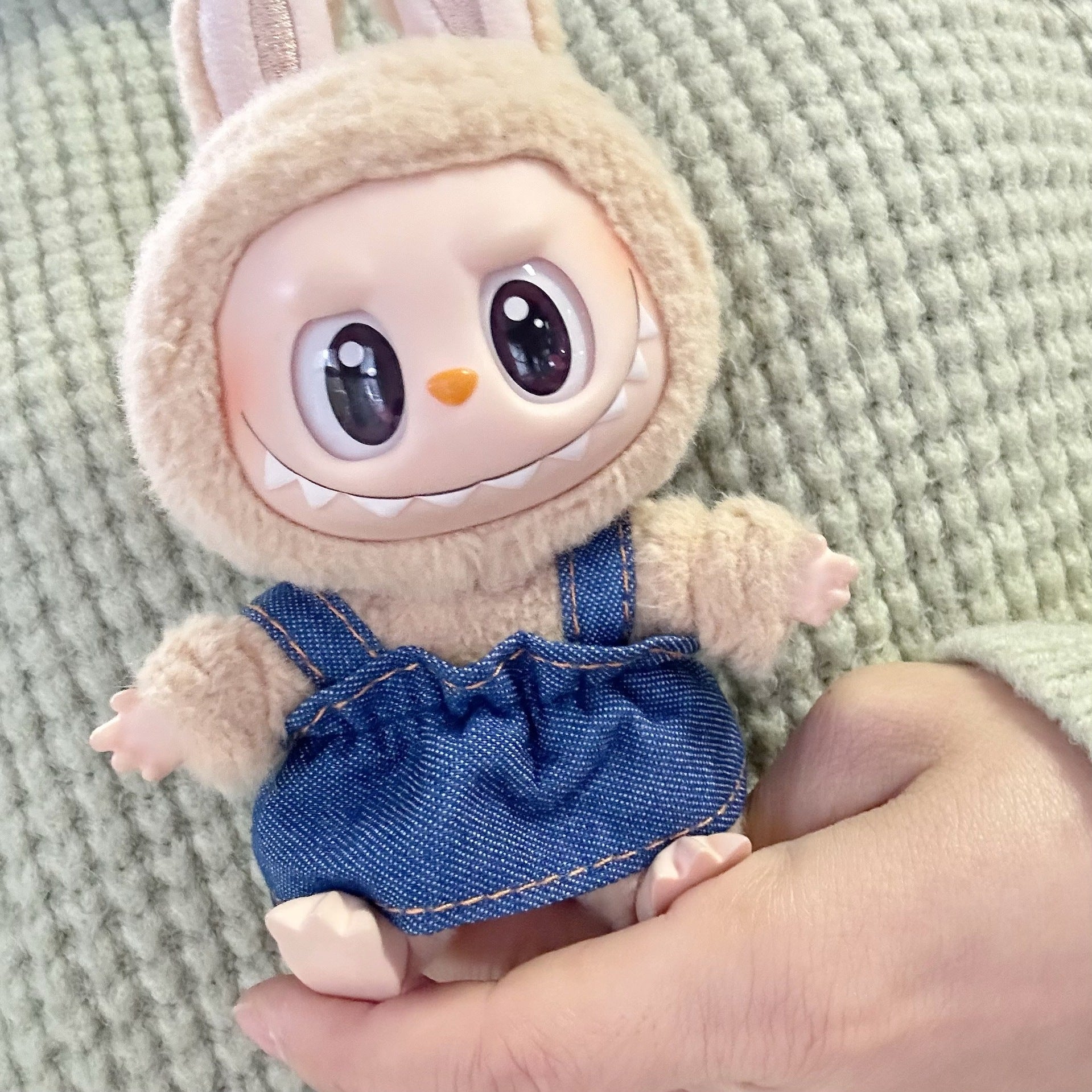 Clothes Only] LABUBU Sit Party Series Doll Doll Coat First and Second Generation Rab Cloth Houndstooth Dress