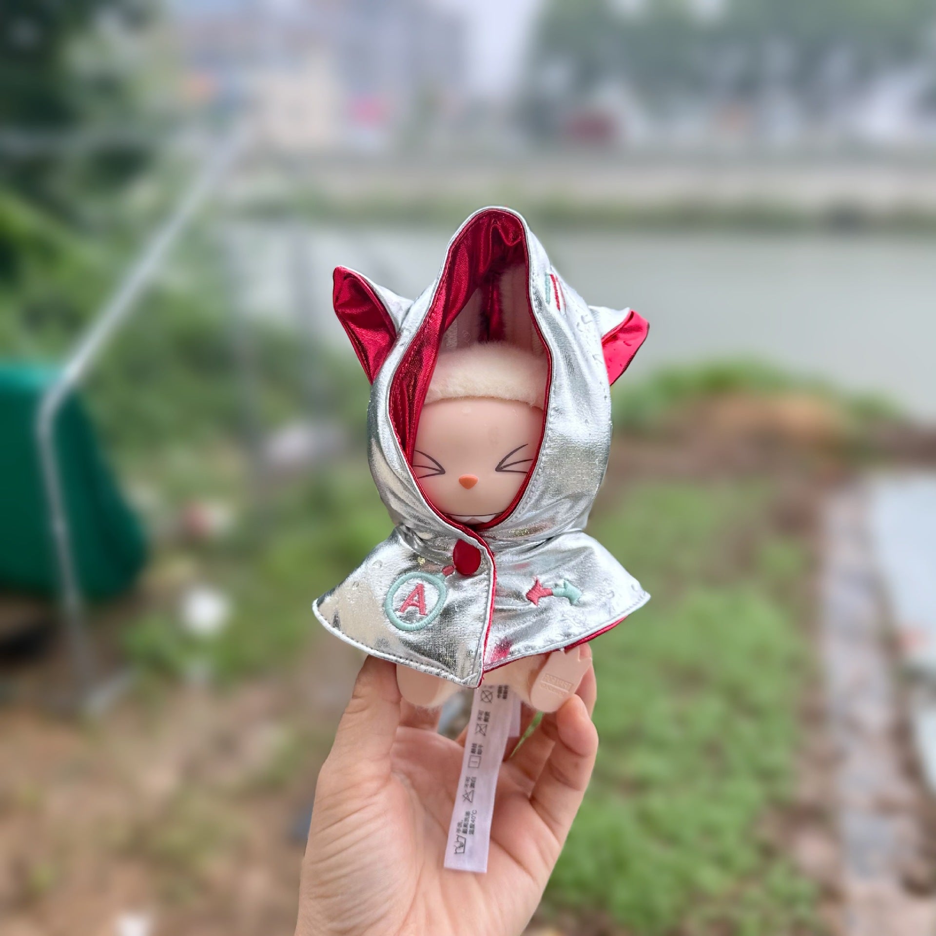Clothes Only] Second Generation Rabub Sitting Party Series Doll Clothes LABUBU Doll Waterproof Cape