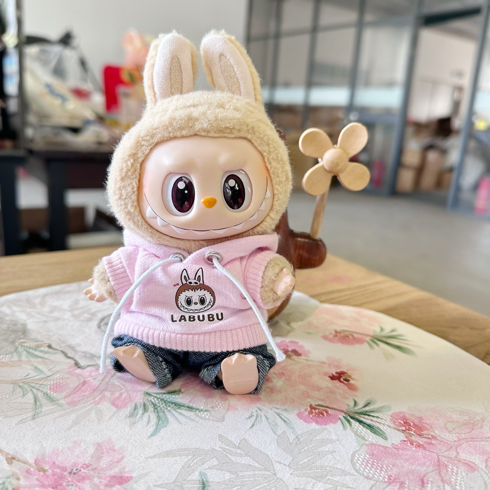 Only clothes] the first and second generation of blind box pull cloth clothes pendant LABUBU for high quality hooded sweater pants