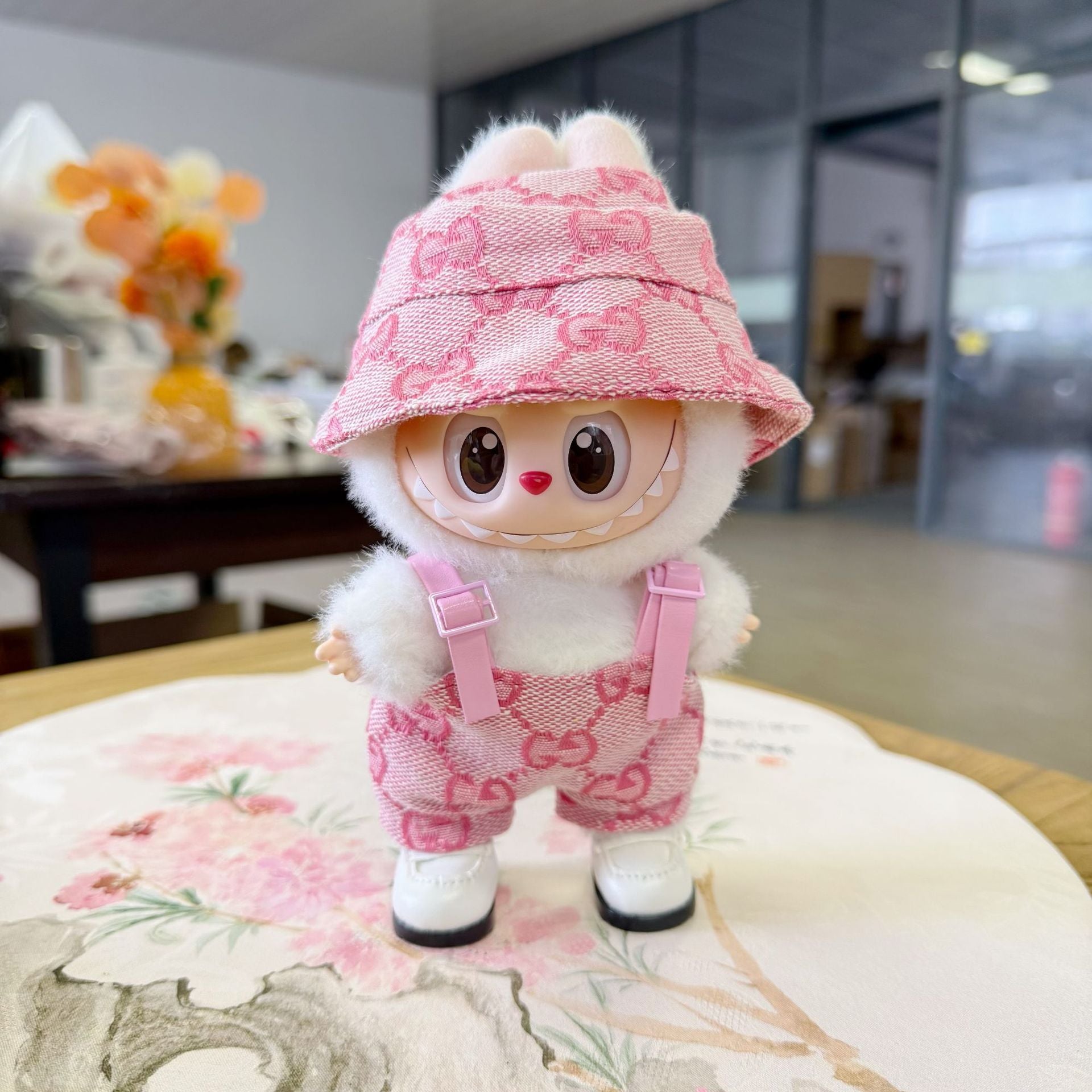 Clothes Only] Sitting Party Rab Doll with 17CM Pendant LABUBU Leather Strap Hat suit