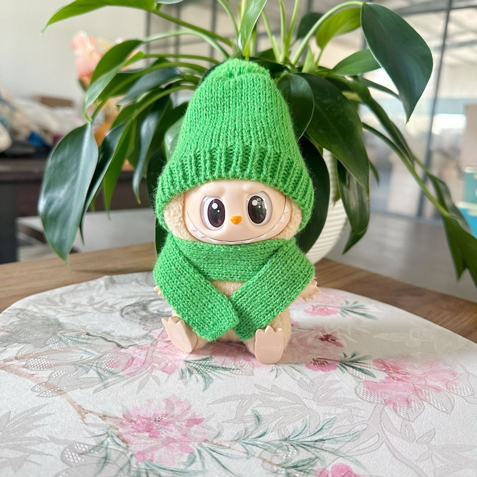 Only clothes] the first and second generation of rabu cloth doll clothes pendant LABUBU green button clip flower sweater hat clothing