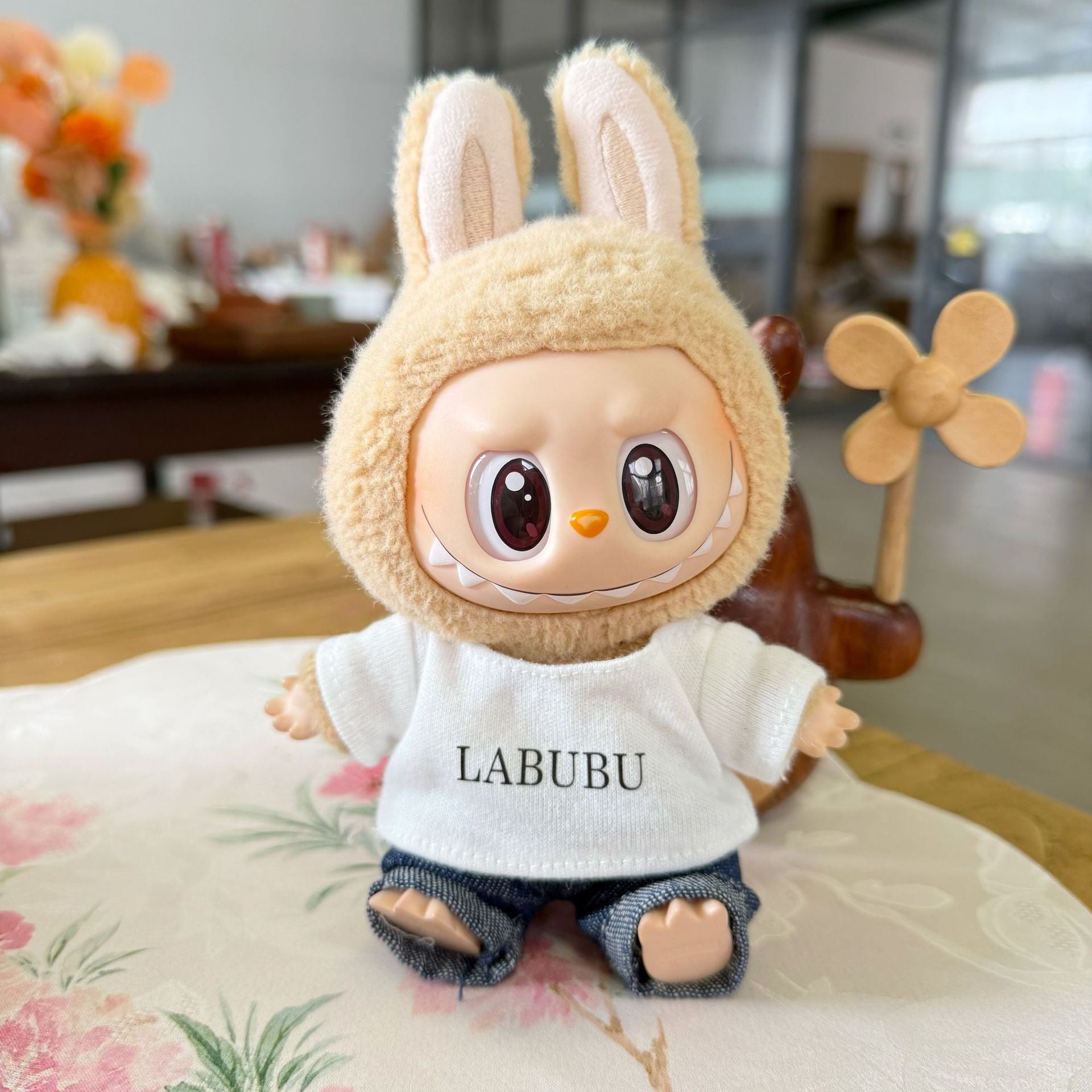 The first and second generation pendant labubu sit party clothes spring T-shirt plaid skirt suit generation LABUBU