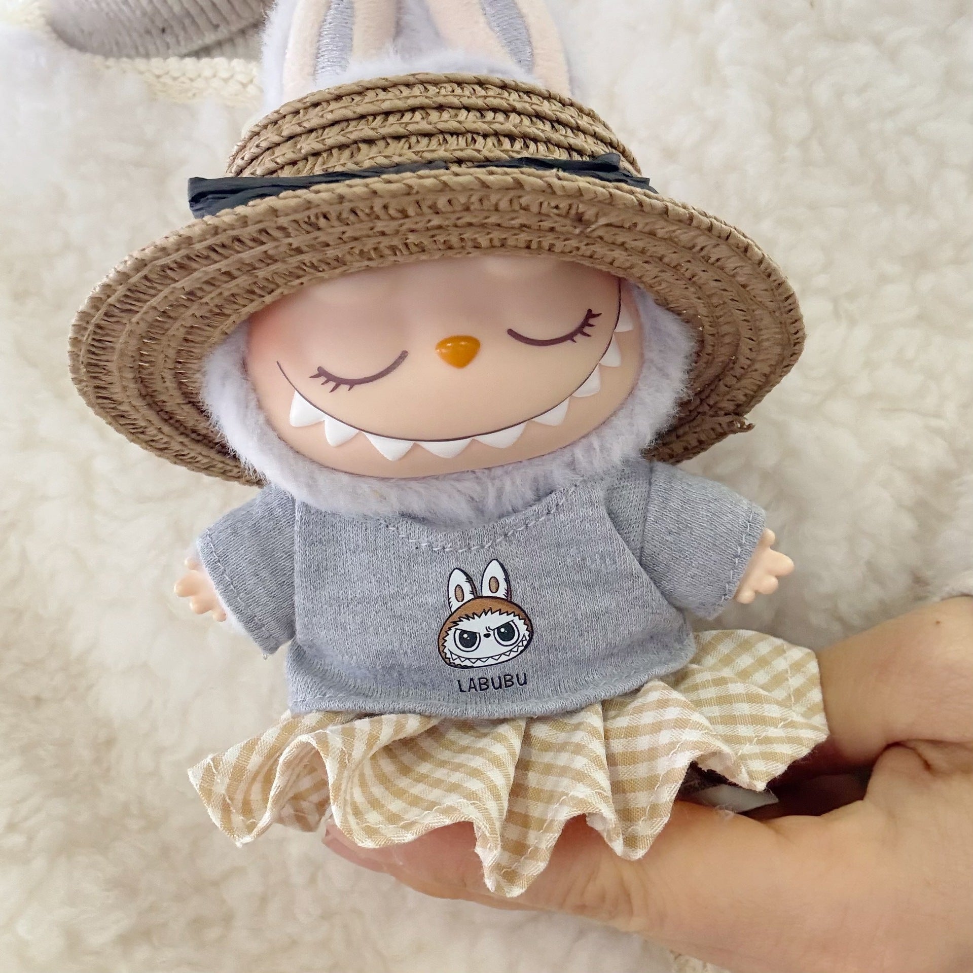 The first and second generation pendant labubu sit party clothes spring T-shirt plaid skirt suit generation LABUBU