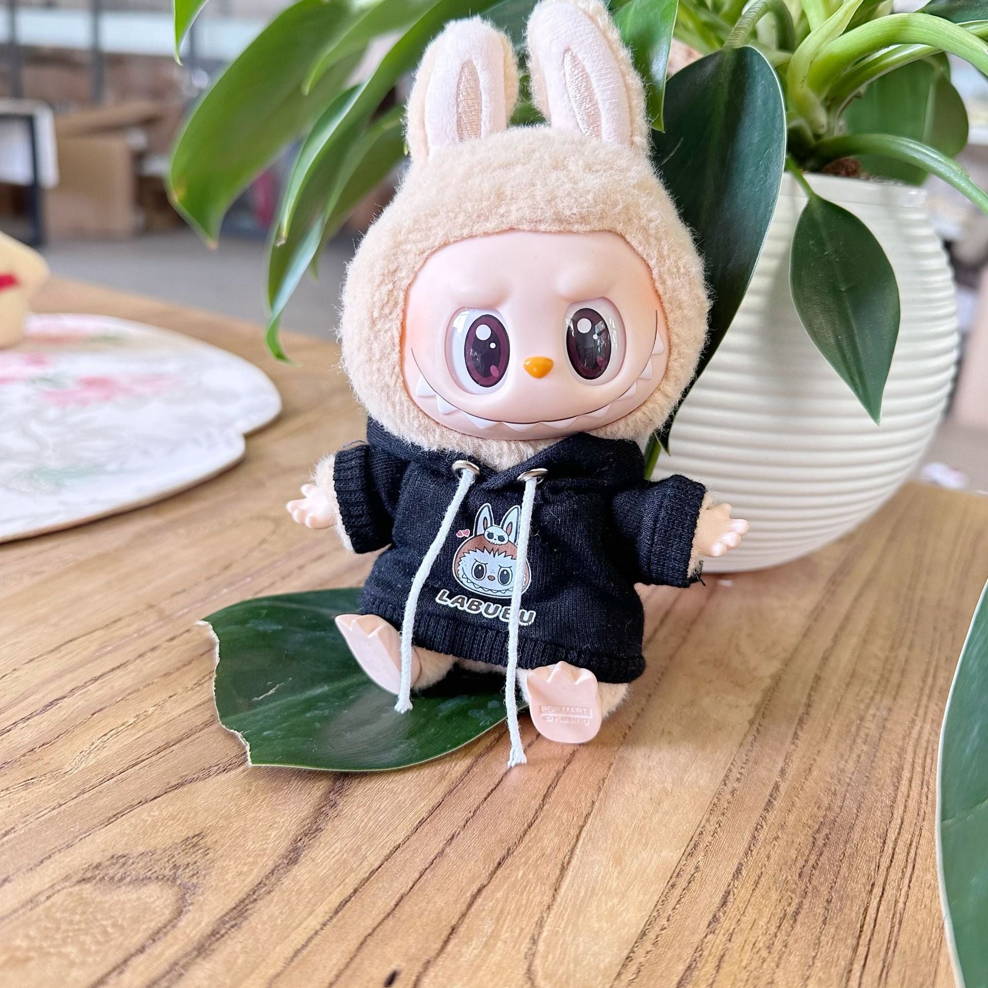 Only clothes] the first and second generation of blind box pull cloth clothes pendant LABUBU for high quality hooded sweater pants