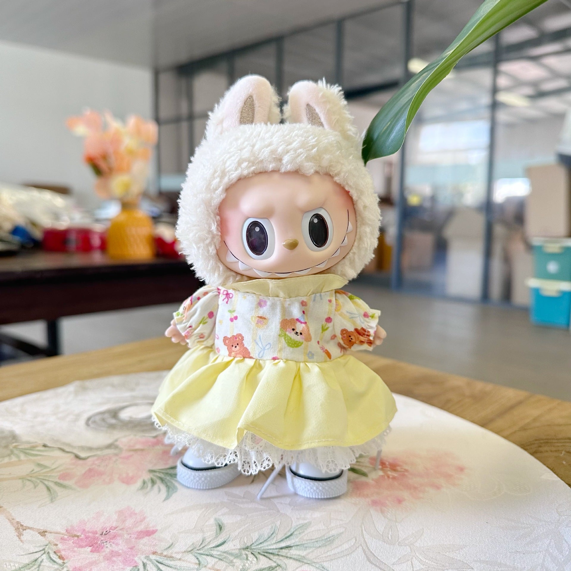 Only clothes] the first and second generation of blind box pull cloth doll clothes LABUBU wearing for animal park yellow skirt suspenders