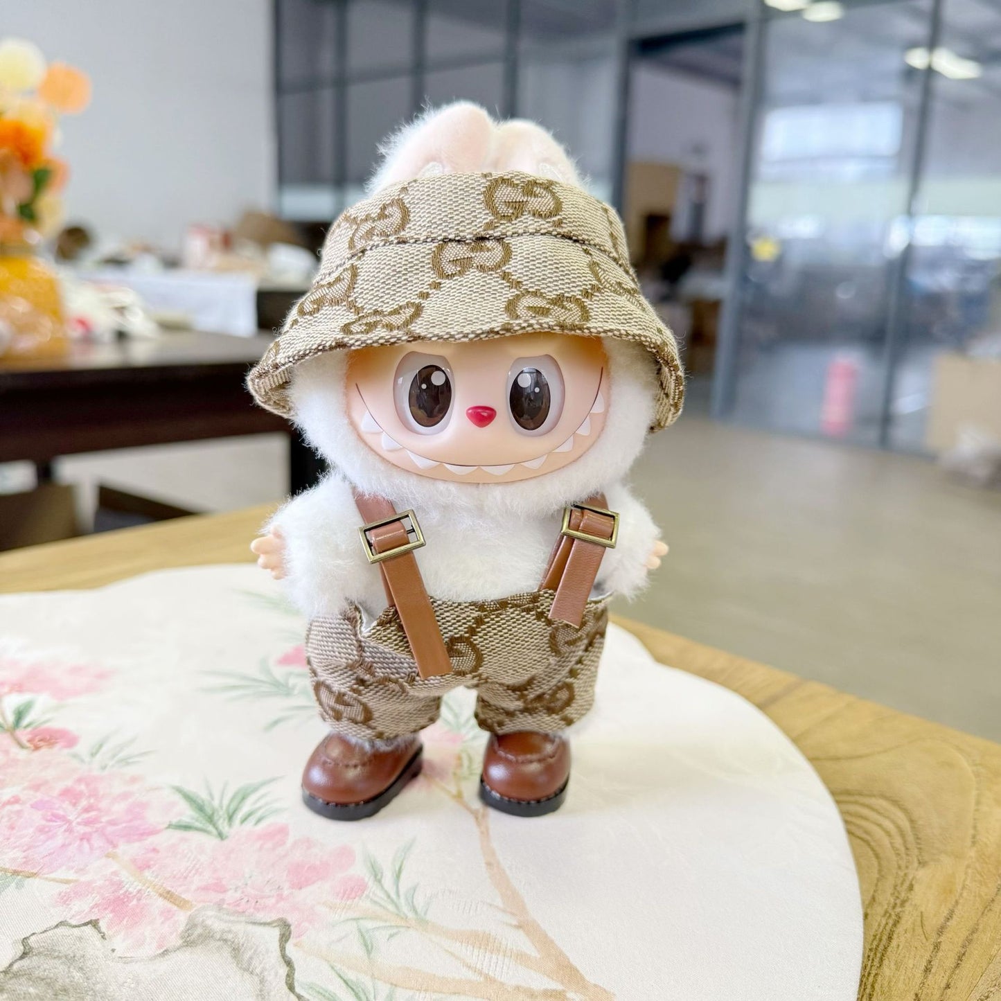 Clothes Only] Sitting Party Rab Doll with 17CM Pendant LABUBU Leather Strap Hat suit