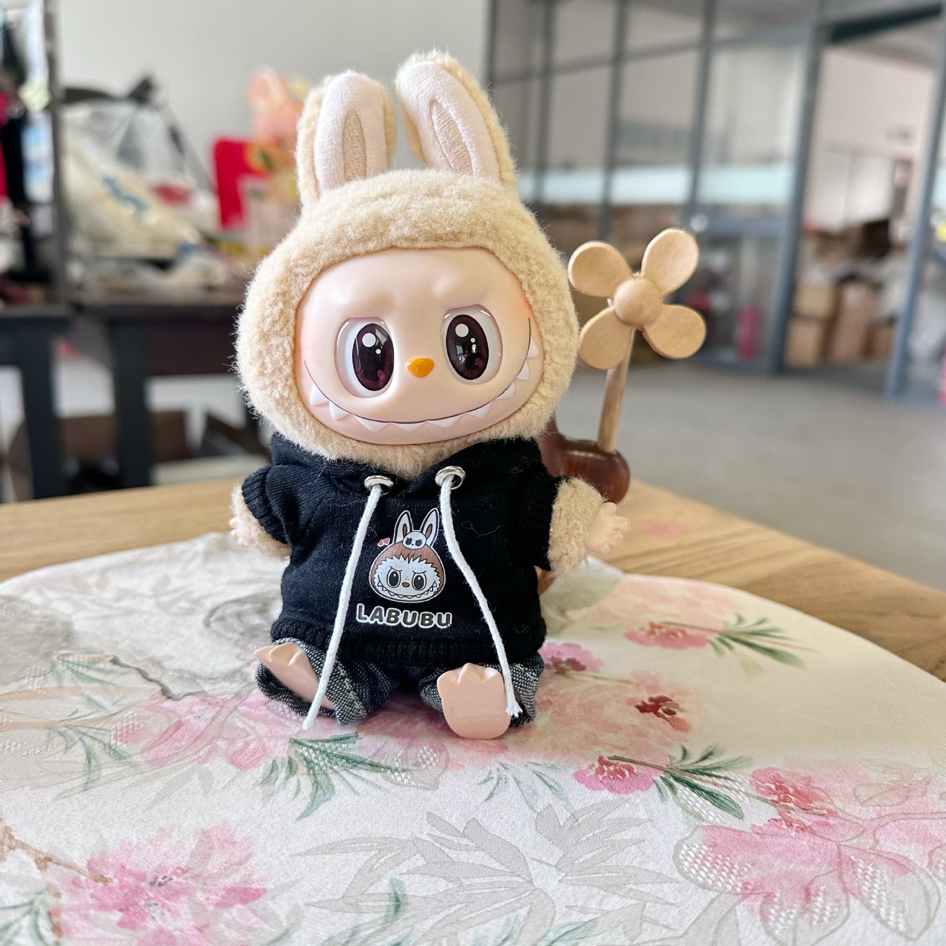 Only clothes] the first and second generation of blind box pull cloth clothes pendant LABUBU for high quality hooded sweater pants