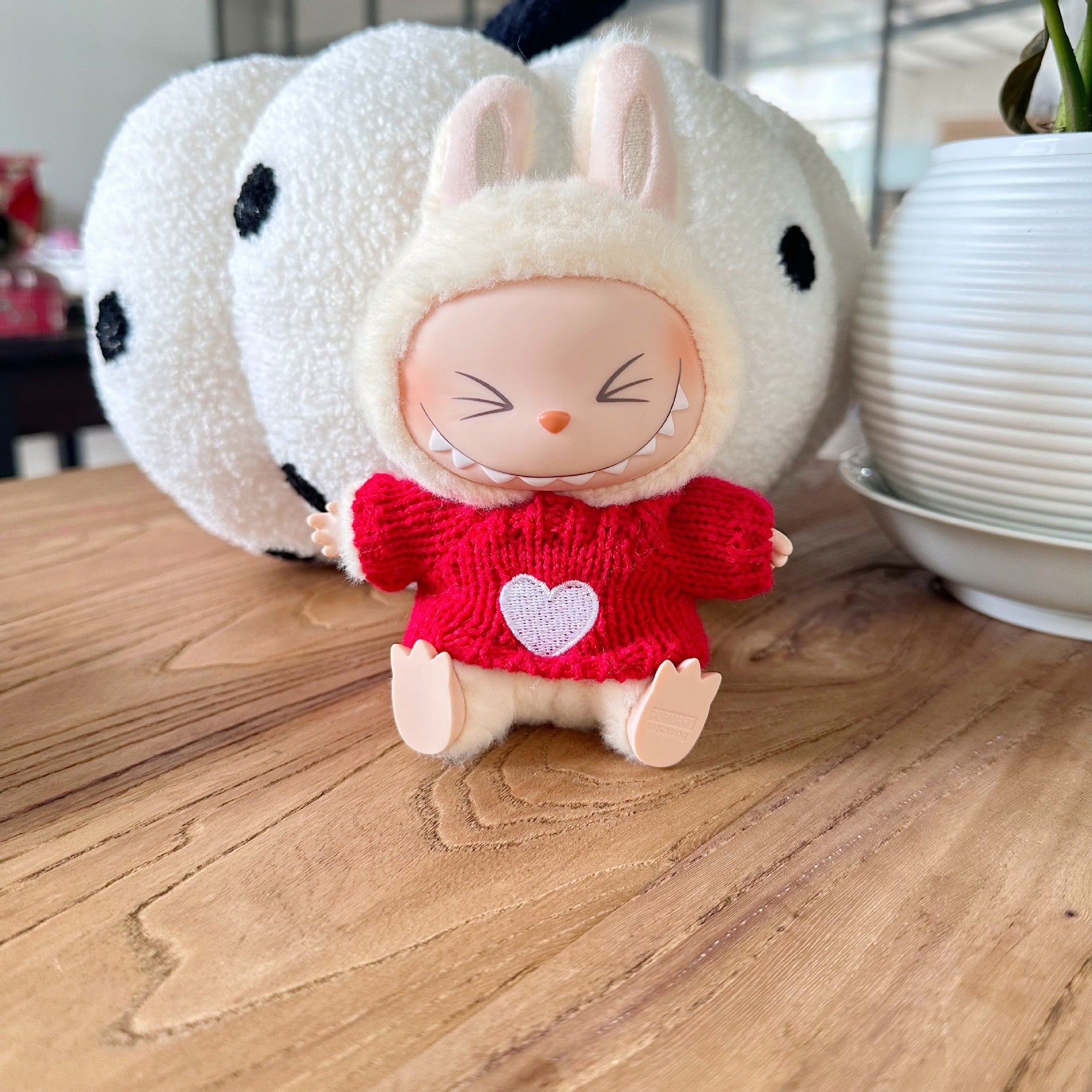 Only clothes] the first and second generation of labubu doll clothes LABUBU sitting party doll for autumn and winter sweater