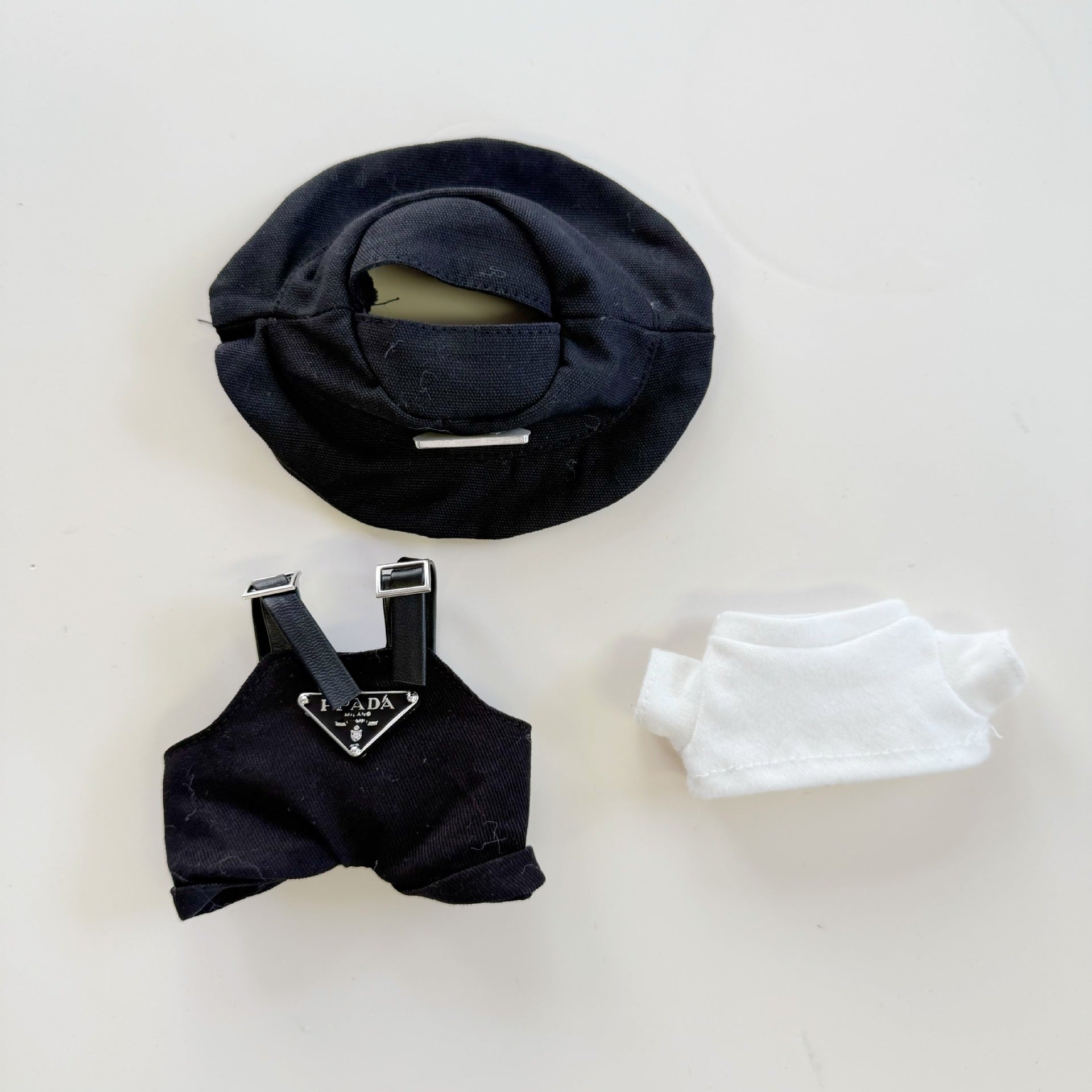 Only clothes] generation one or two blind box pull cloth doll suspenders suit LABUBU pendant pink hat pants