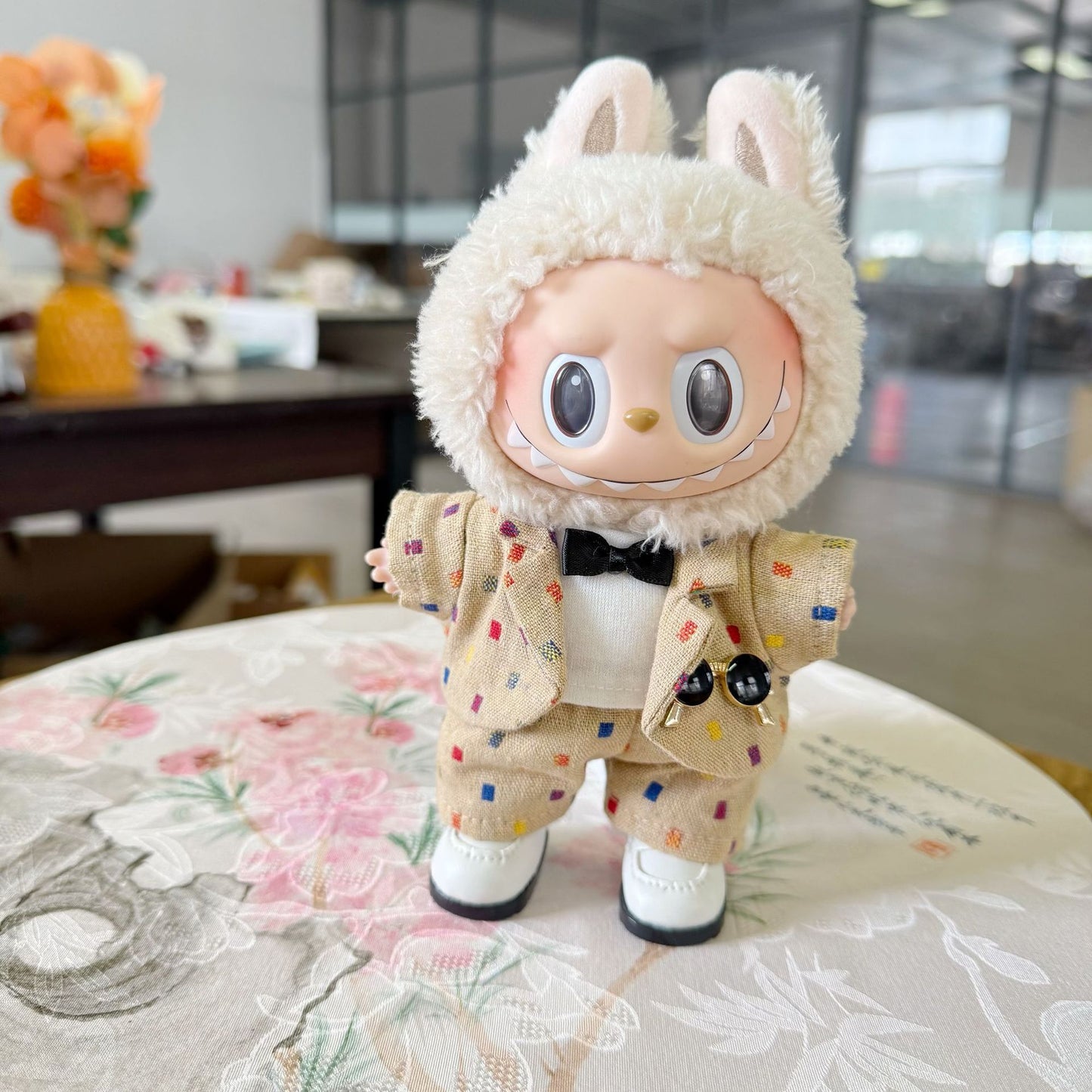 Only clothes] the first and second generation of labubu doll clothes sit party dolls with pendants LABUBU color small suit
