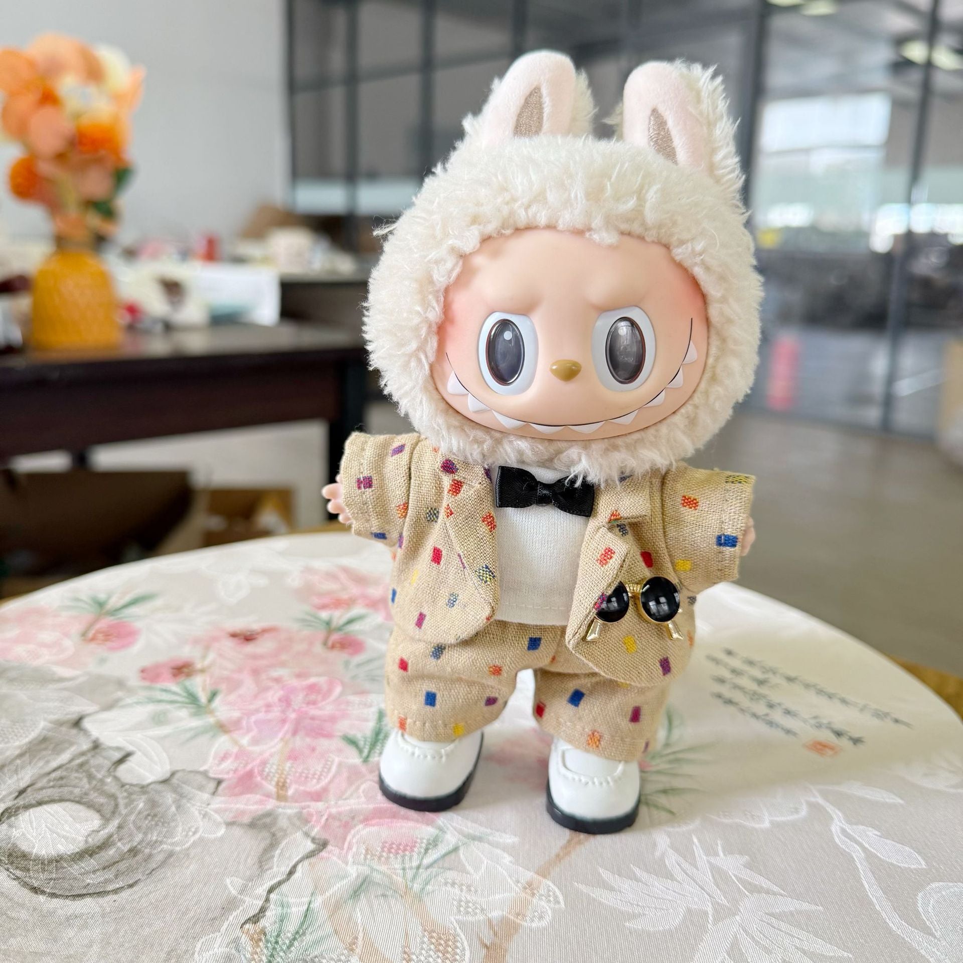 Only clothes] the first and second generation of labubu doll clothes sit party dolls with pendants LABUBU color small suit