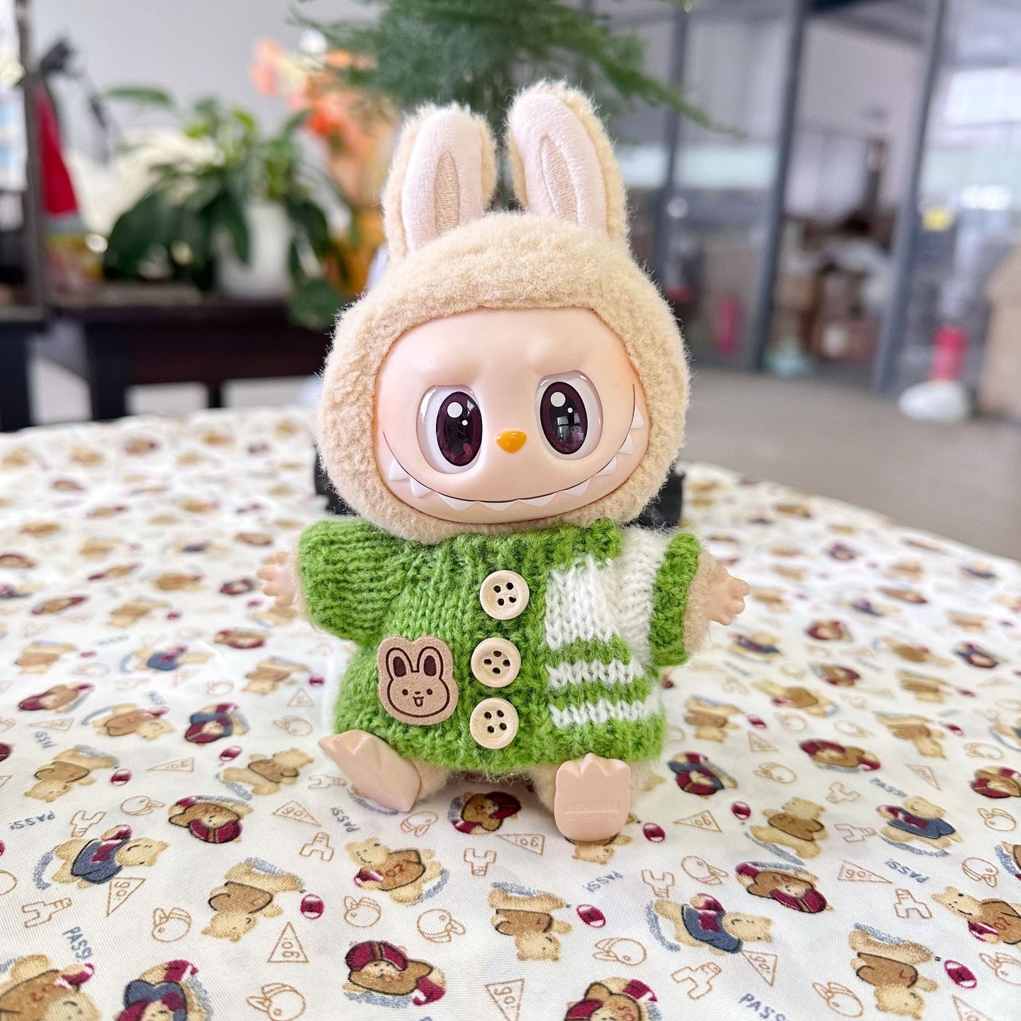 The first and second generation of blind box cloth clothes sweater hat backpack DIY with LABUBU sit party doll clothes