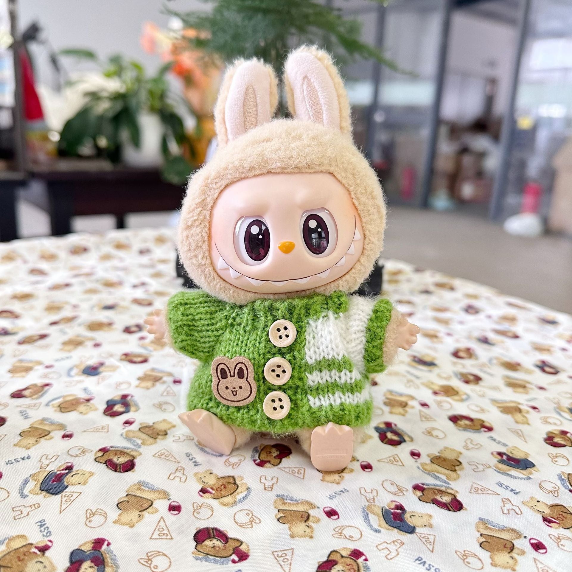 The first and second generation of blind box cloth clothes sweater hat backpack DIY with LABUBU sit party doll clothes