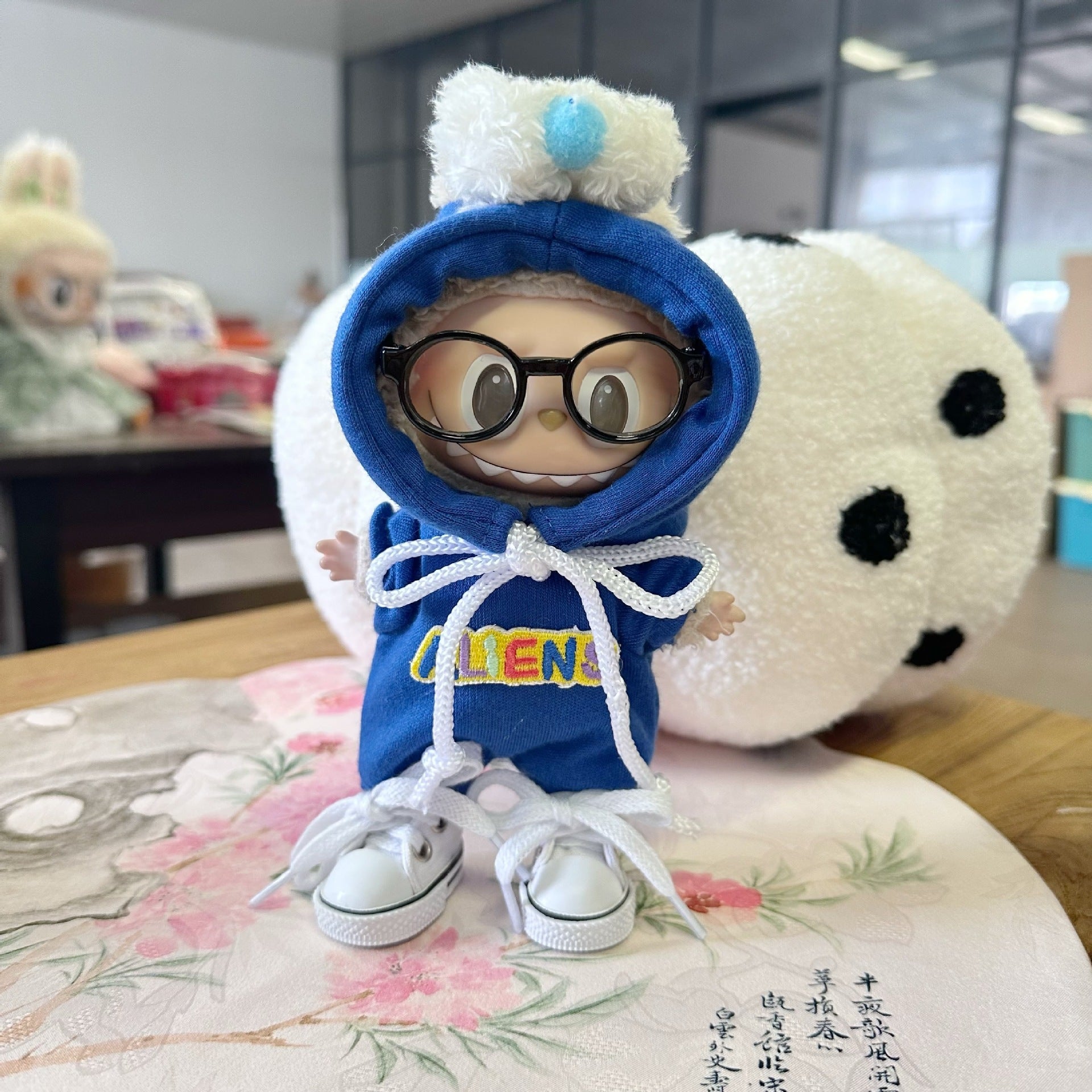 Clothes Only] First/Second Generation Blind Box Labubtong Wear Clothes Morning Run Big Eye Monster suit LABUBU One-piece Suit