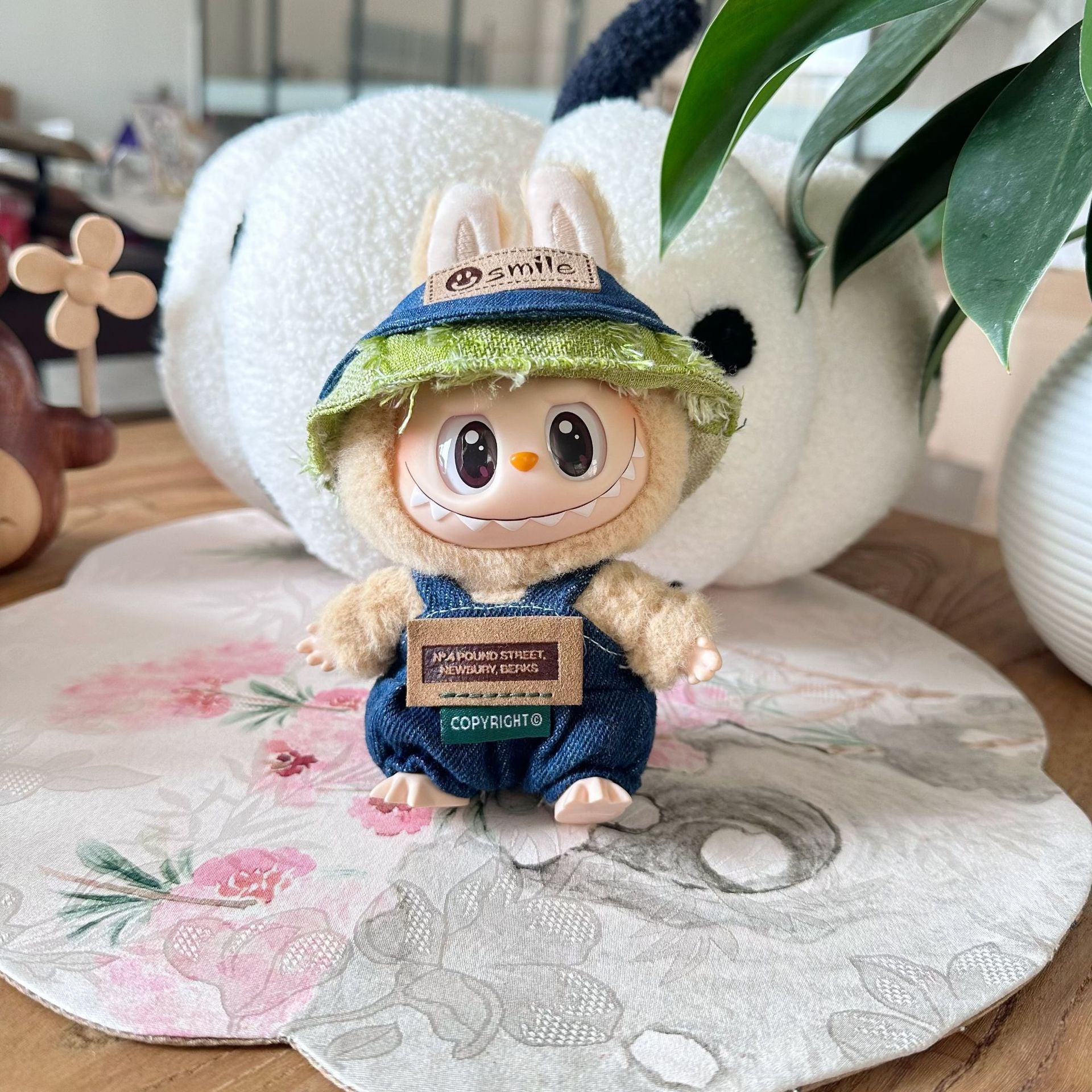 Clothes Only] Second Generation Blind Box Sitting Party Rag Clothes LABUBU Doll Cowboy Hat Strap Pants suit