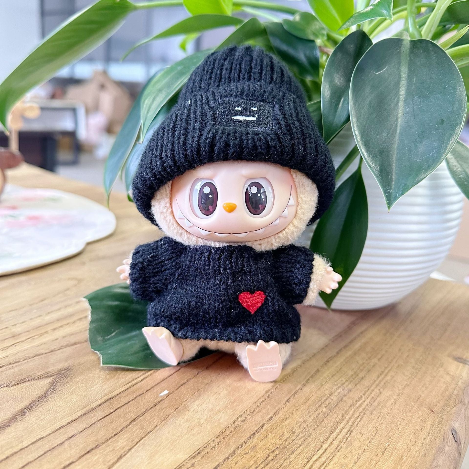 Only clothes] the first and second generation blind box LABUBU clothes autumn and winter sweater hat suit pendant pull cloth for Meng